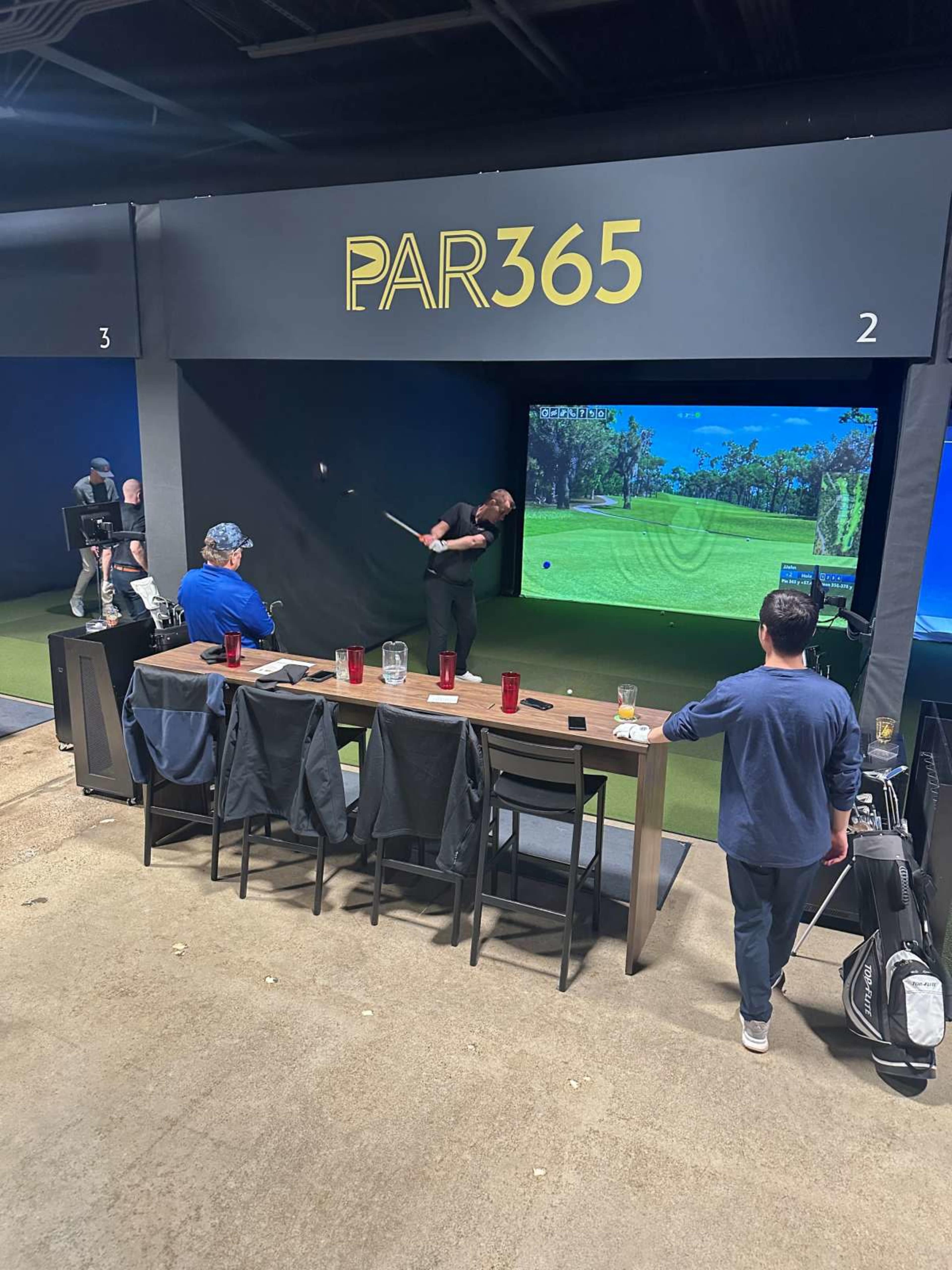 Modern Indoor Golf Lounge with Premium Simulators Image in Roseville, Roseville, MN