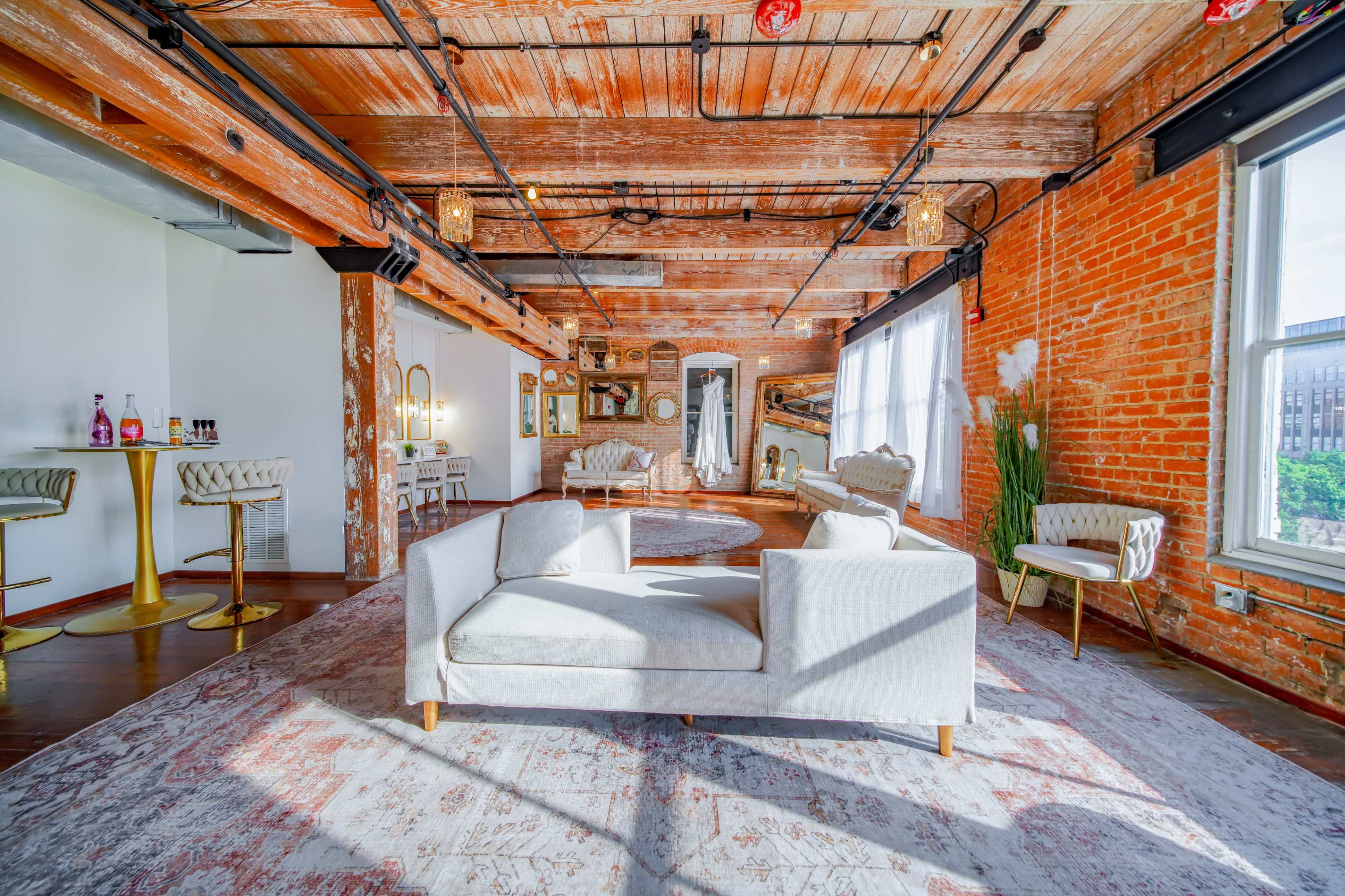 Industrial-Chic Loft Studio Image in Dallas Downtown Historic District, Dallas, TX