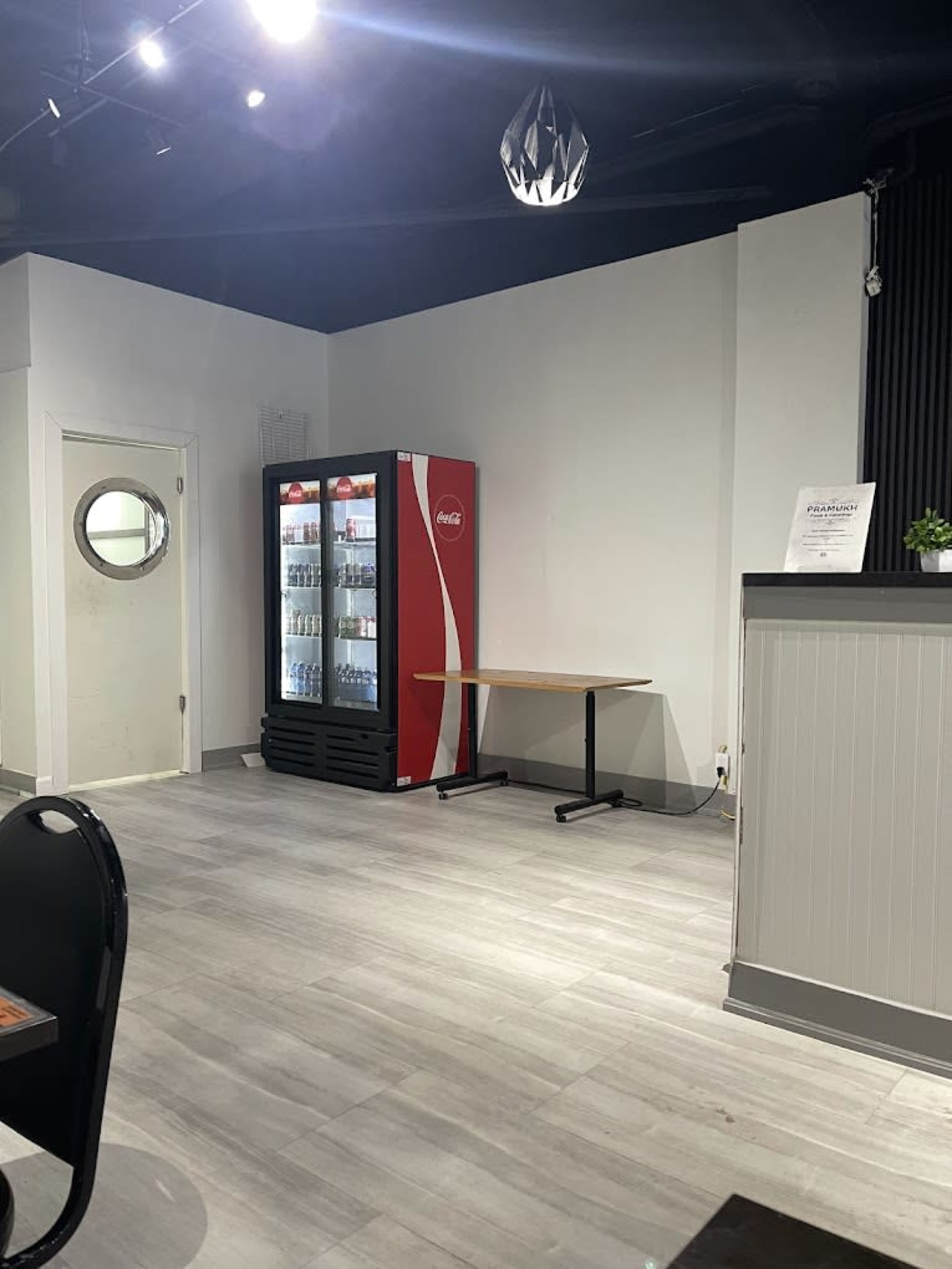 Downtown London Restaurant with Over 15 plus seating capacity. Image in Central London, London, ON