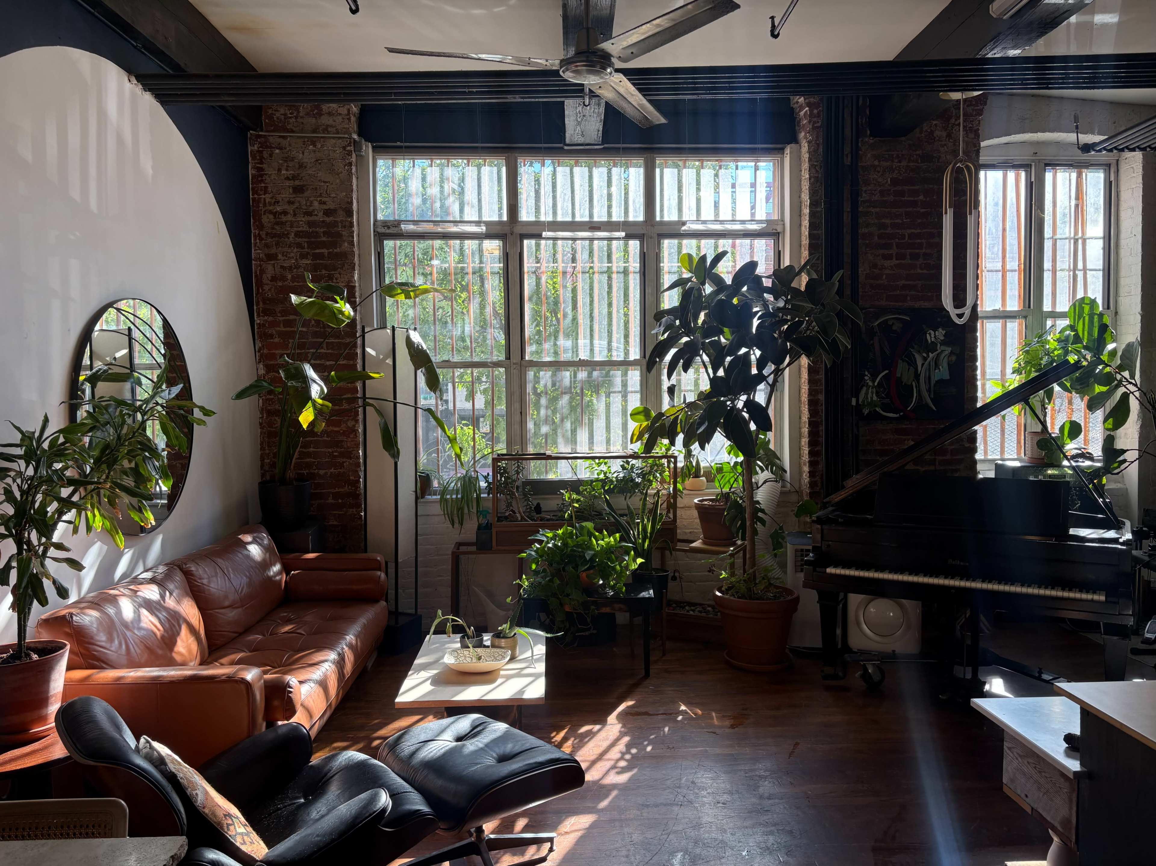 Stunning Artistic Apartment Contemporary Spaces image