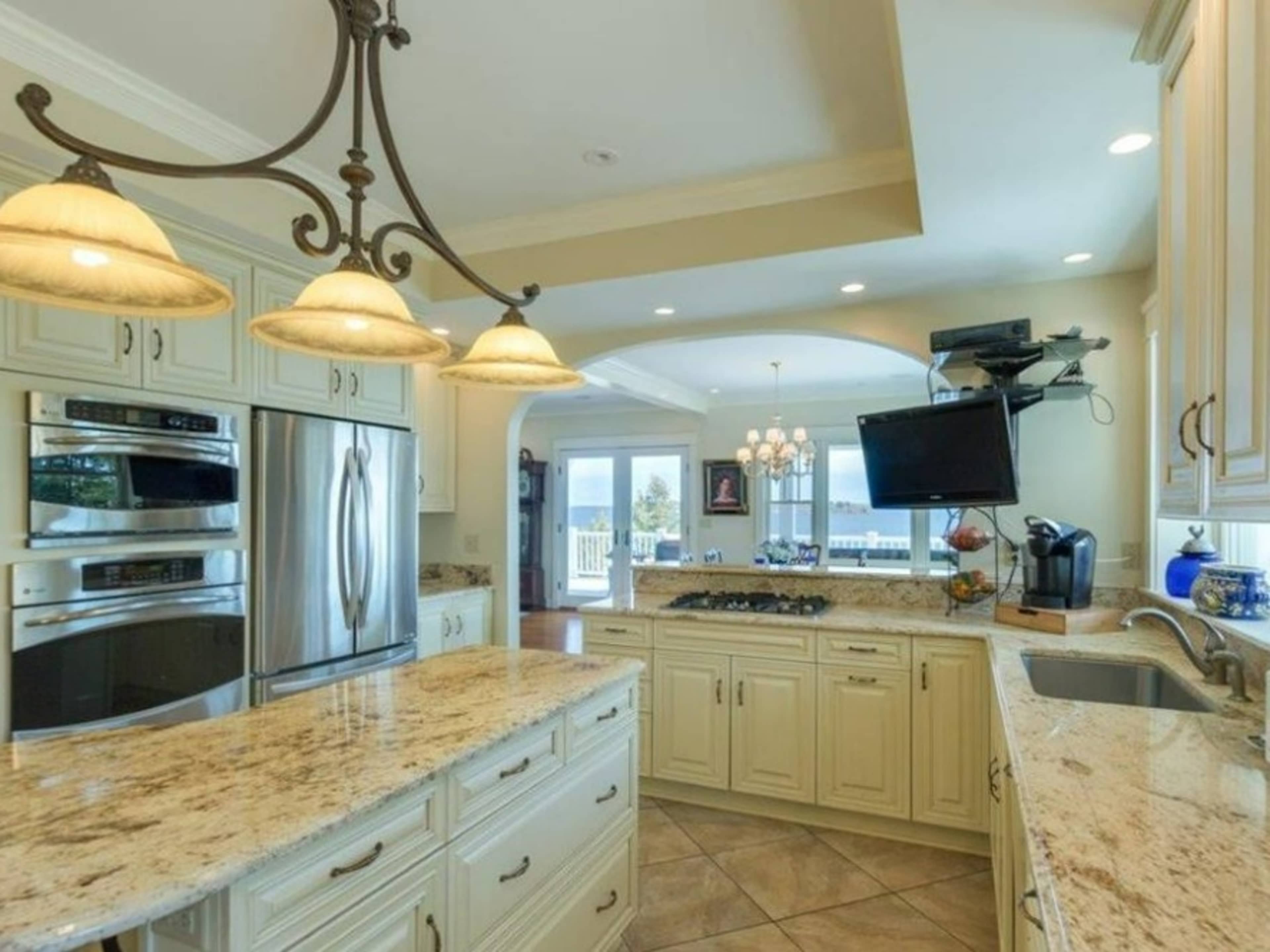 Access to house kitchen