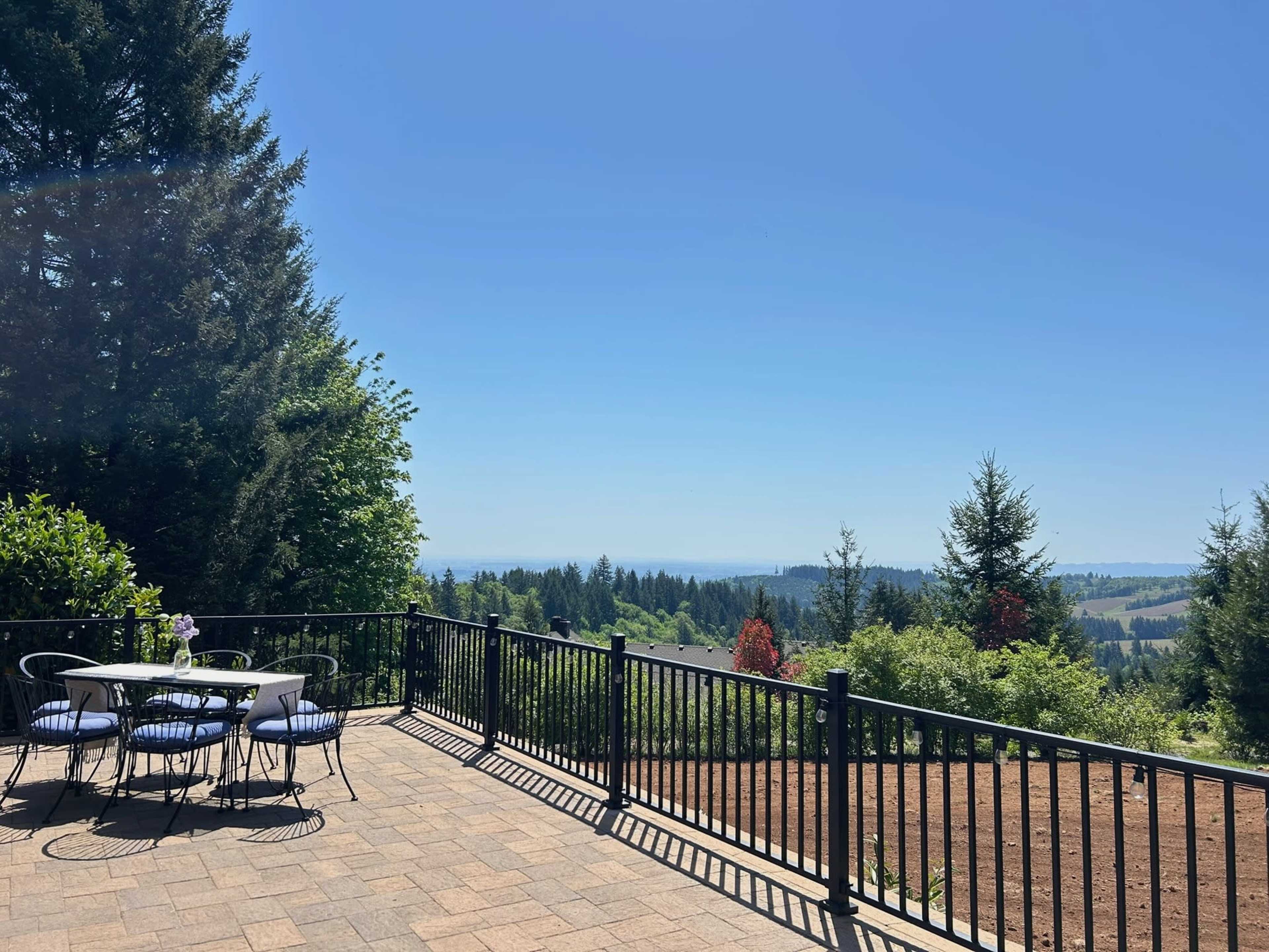 Spacious Home Nestled Among the Wineries Image in , Dundee, OR