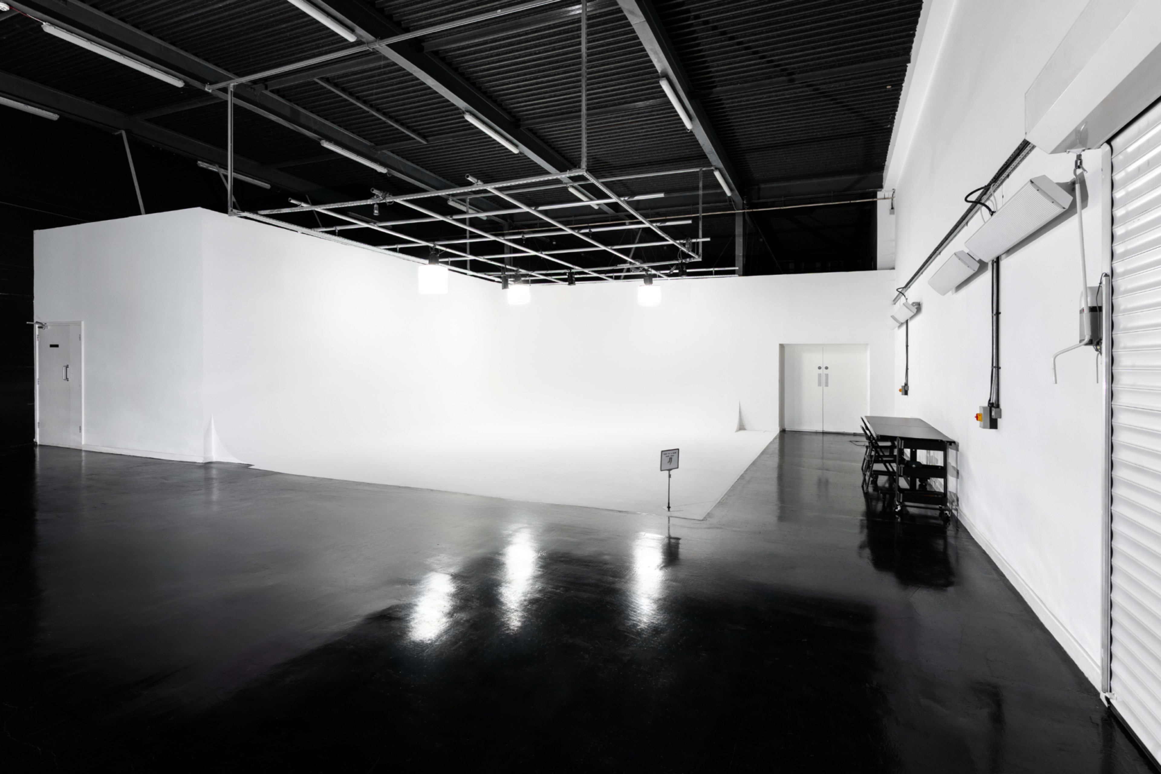 Vast Newcastle Film Studio with Infinity Cove Image in Newcastle upon Tyne, Newcastle Upon Tyne, ENG