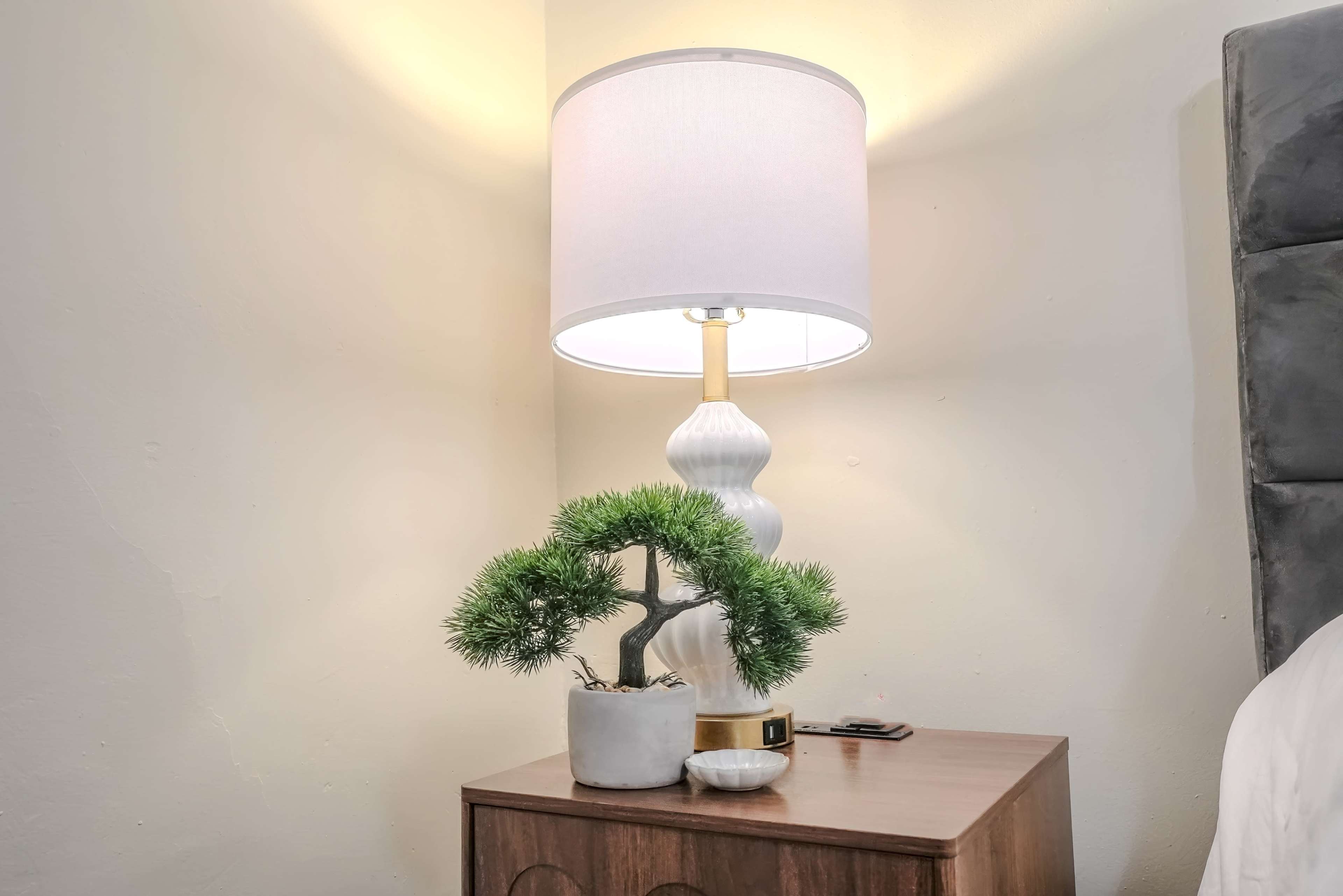 Centrally Located King Bed Midtown Crosstown 1428 Image in Crosstown, Memphis, TN