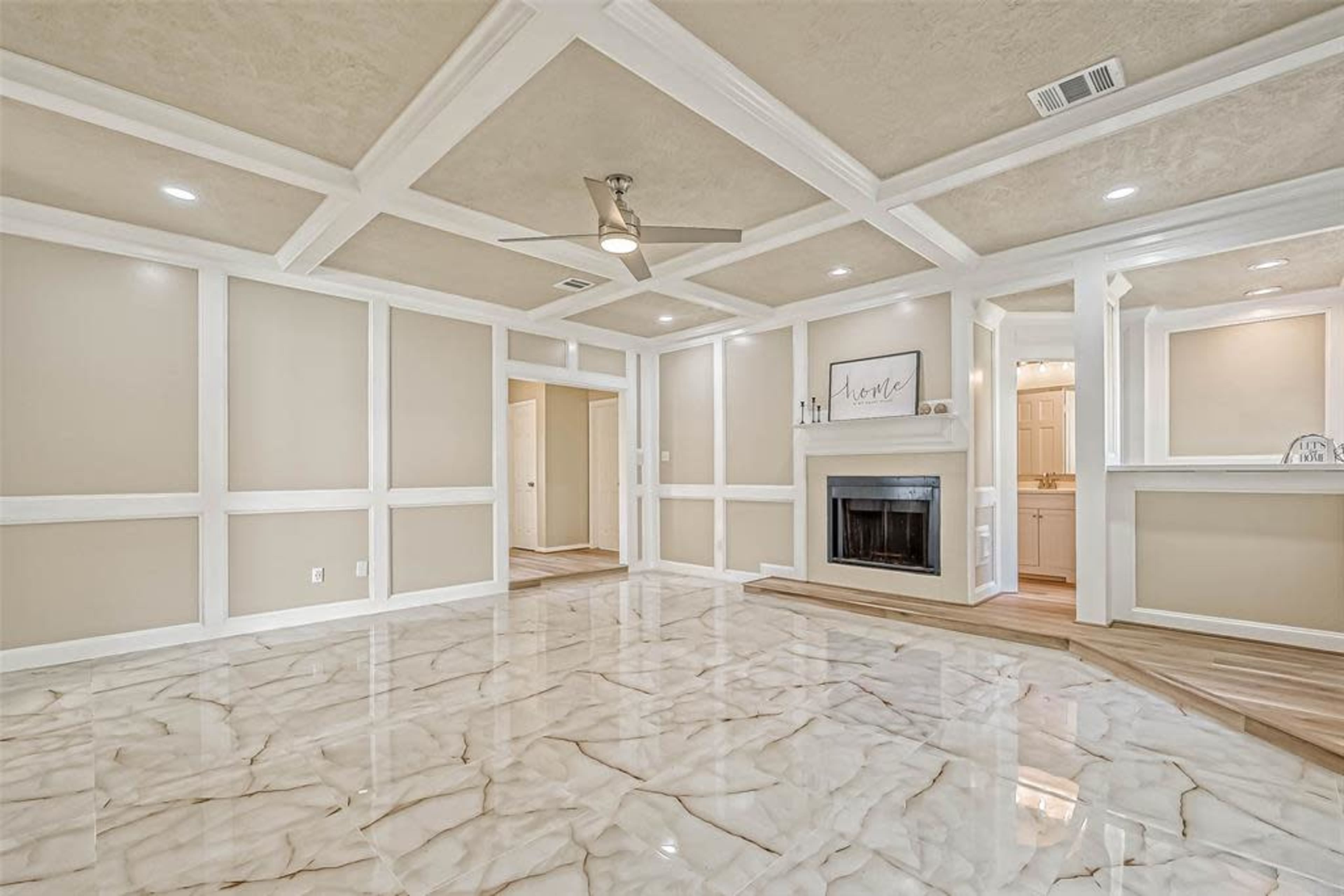 Elegant Traditional Home | Showers, Dinners & Gatherings Image in , Pearland, TX