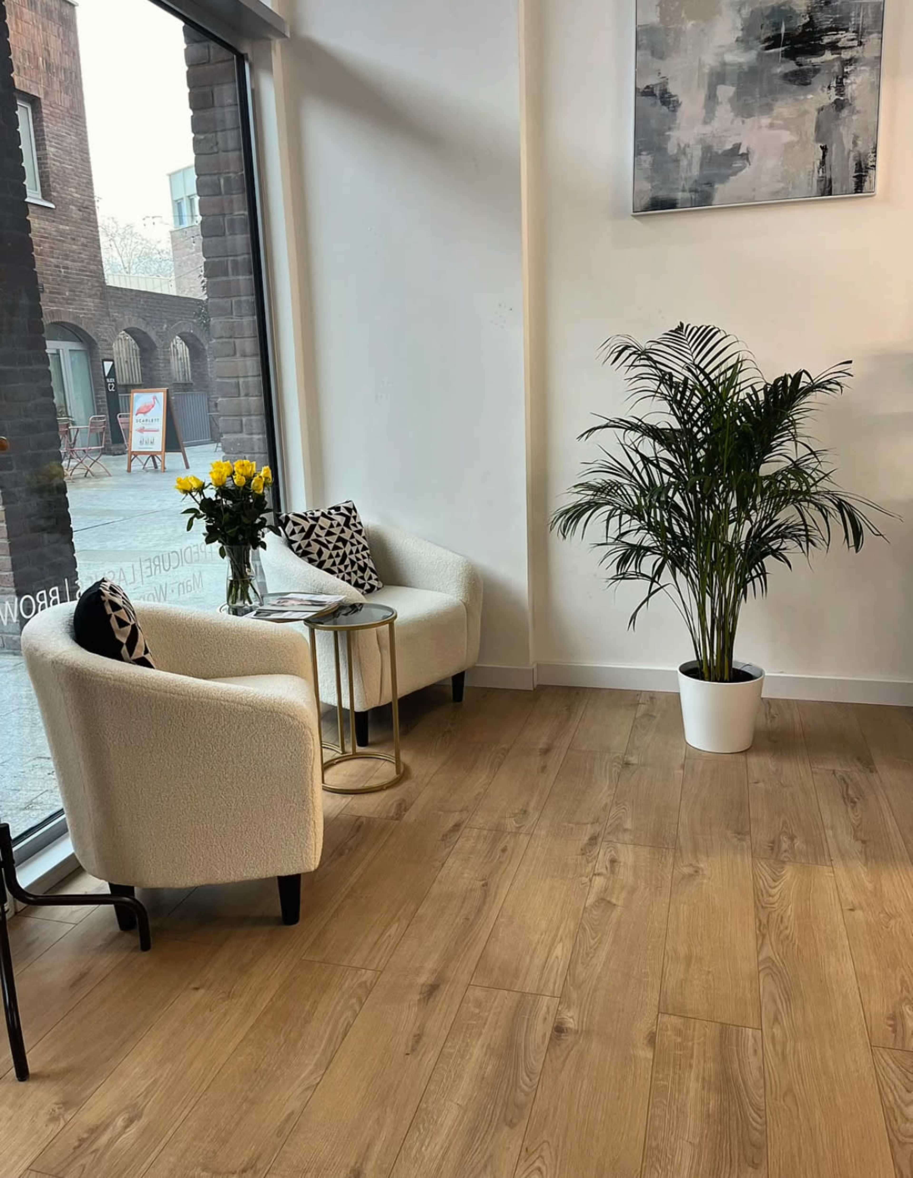 Beauty Studio. Image in Walthamstow, London, ENG