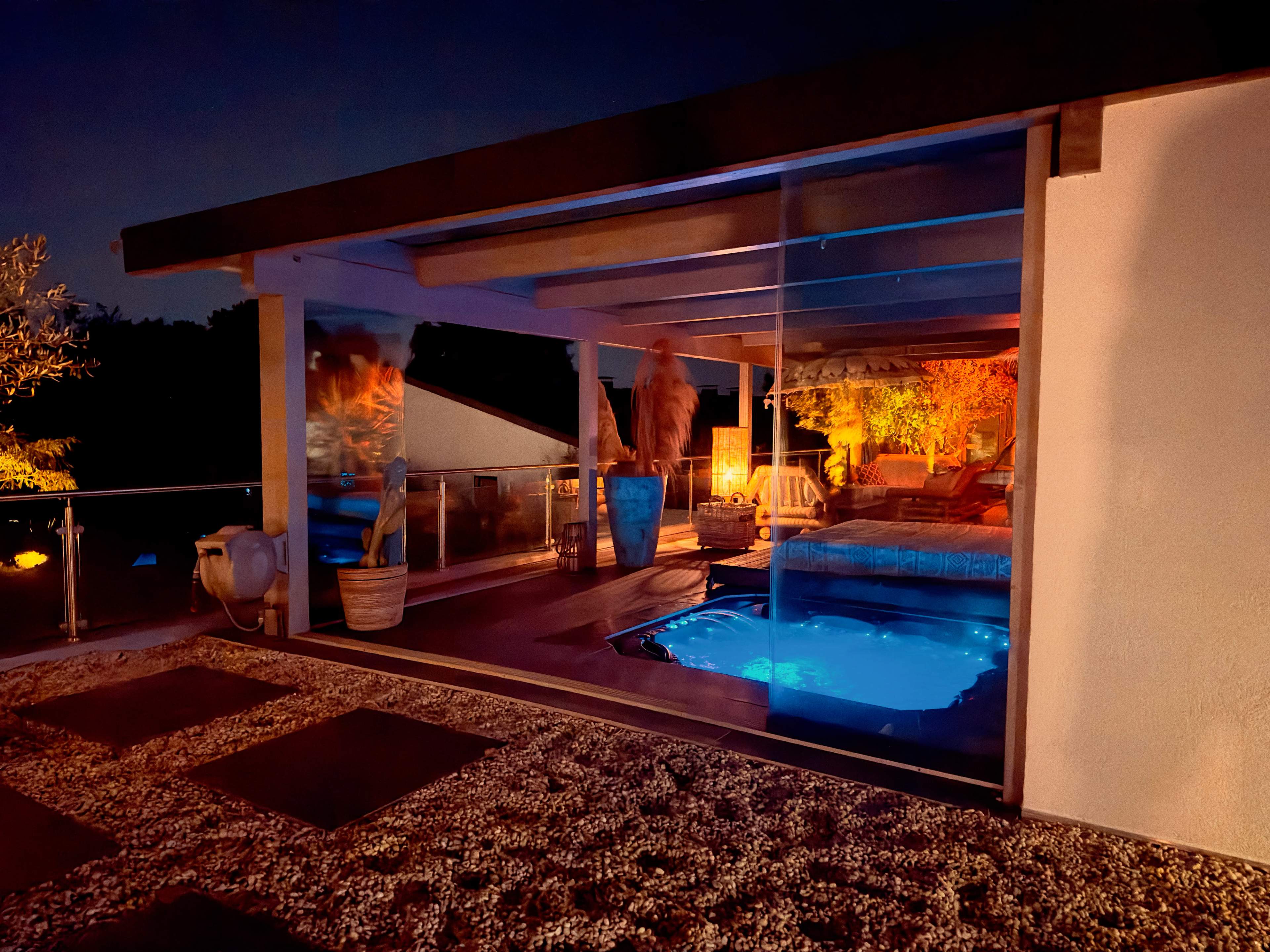 Luxus-Spa, Bar, Weinkeller & Billard Image in , Leverkusen