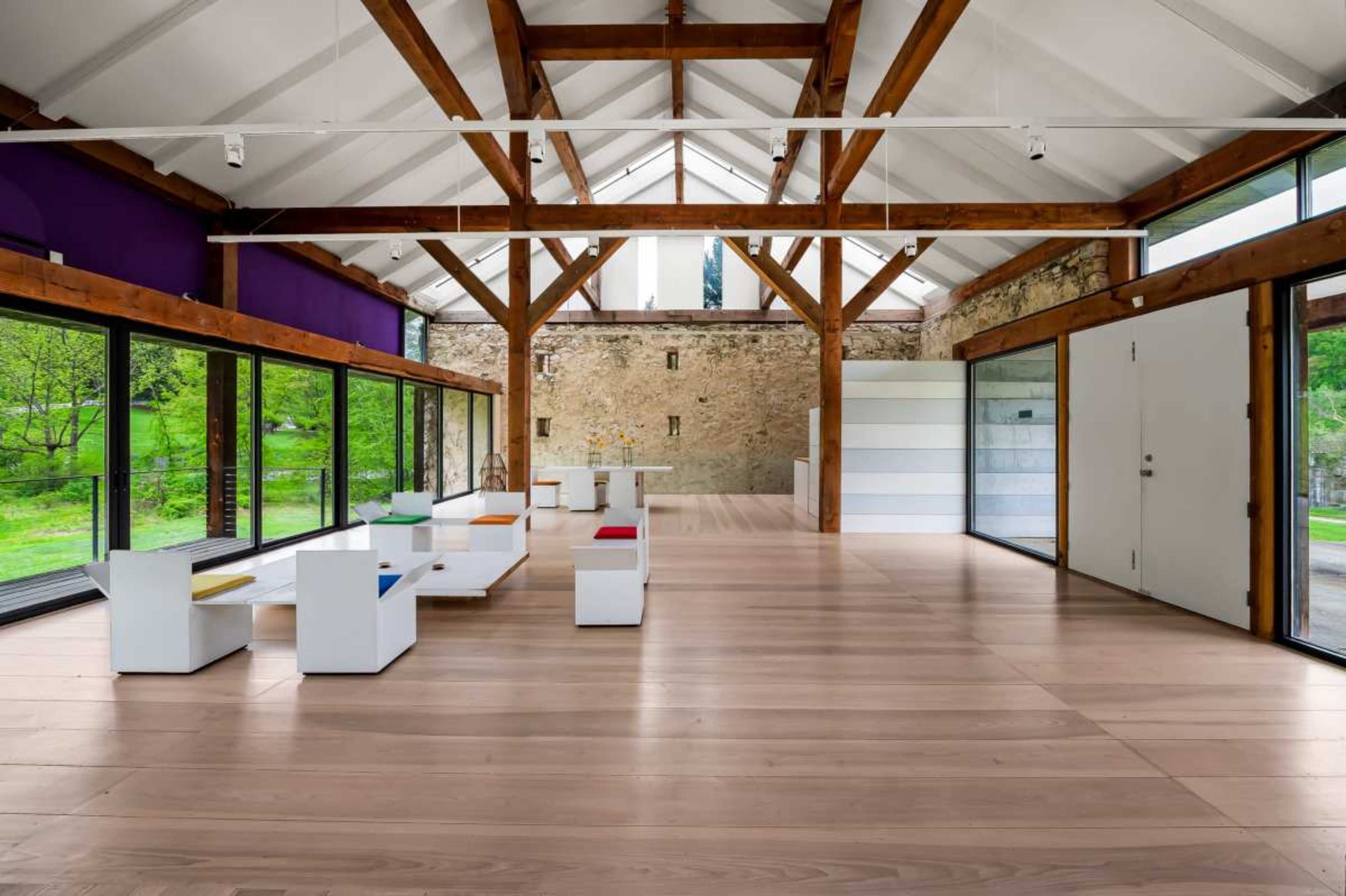 Modern Converted Barn Gallery Home Image in Phoenix, Phoenix, MD