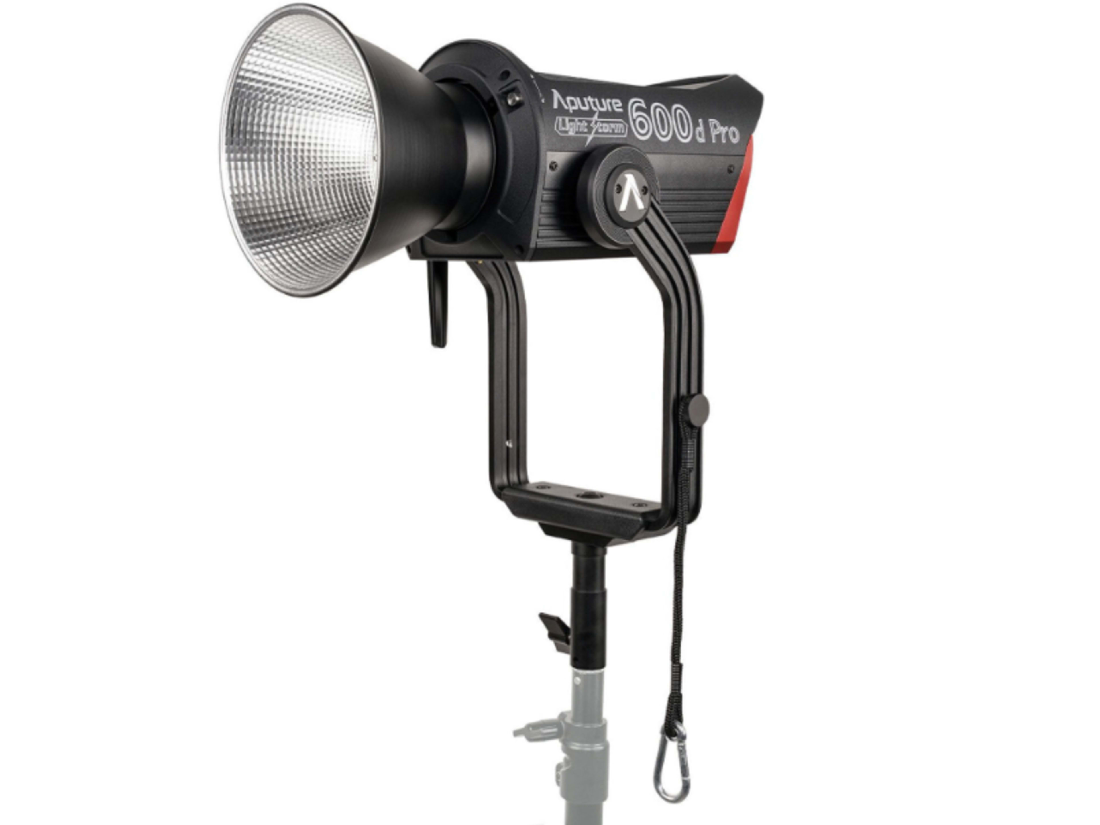 Aputure 600D LS with Combo Stand