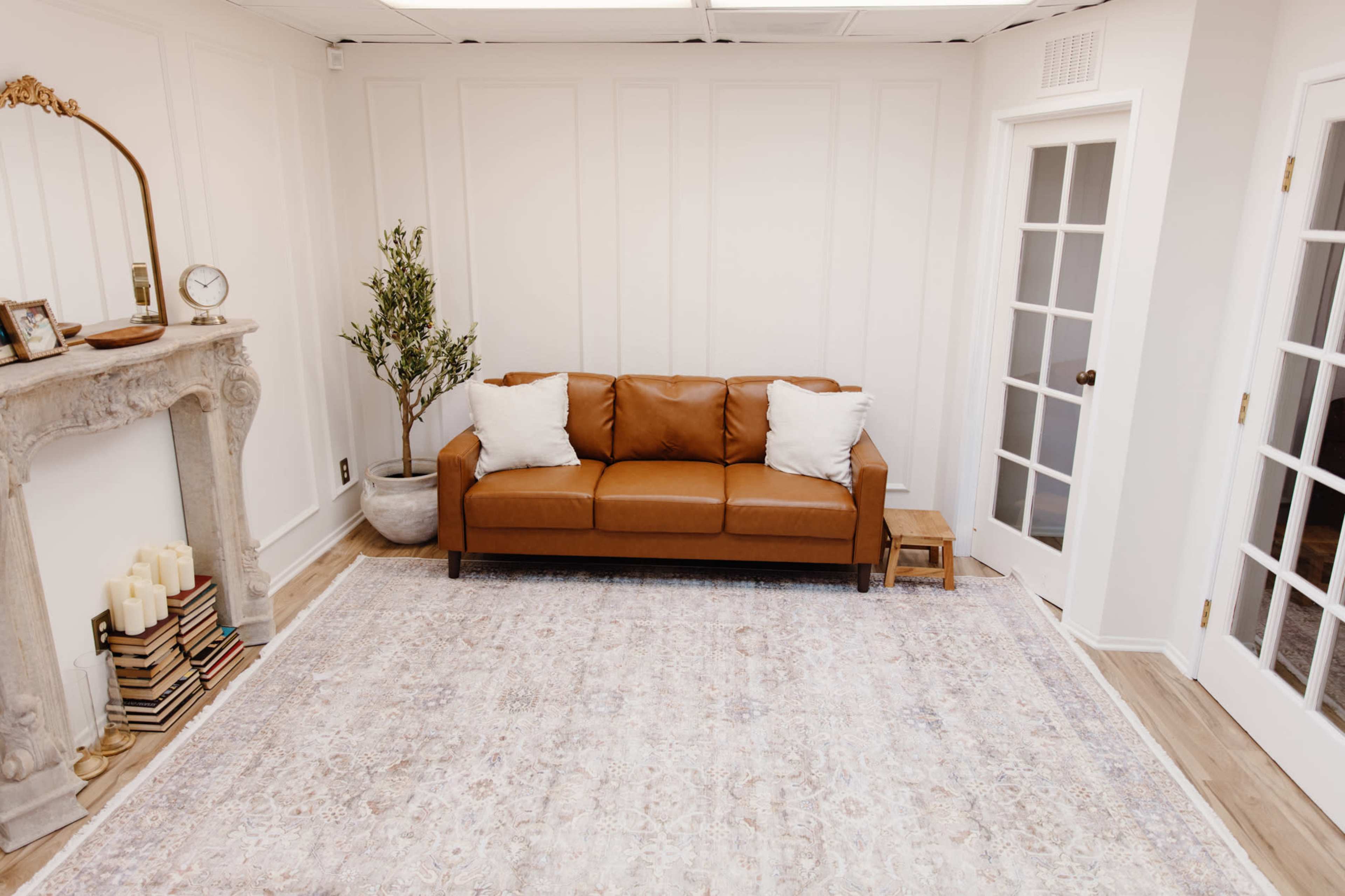 Modern Photo Studio with French Doors Image in Whittier, Whittier, CA
