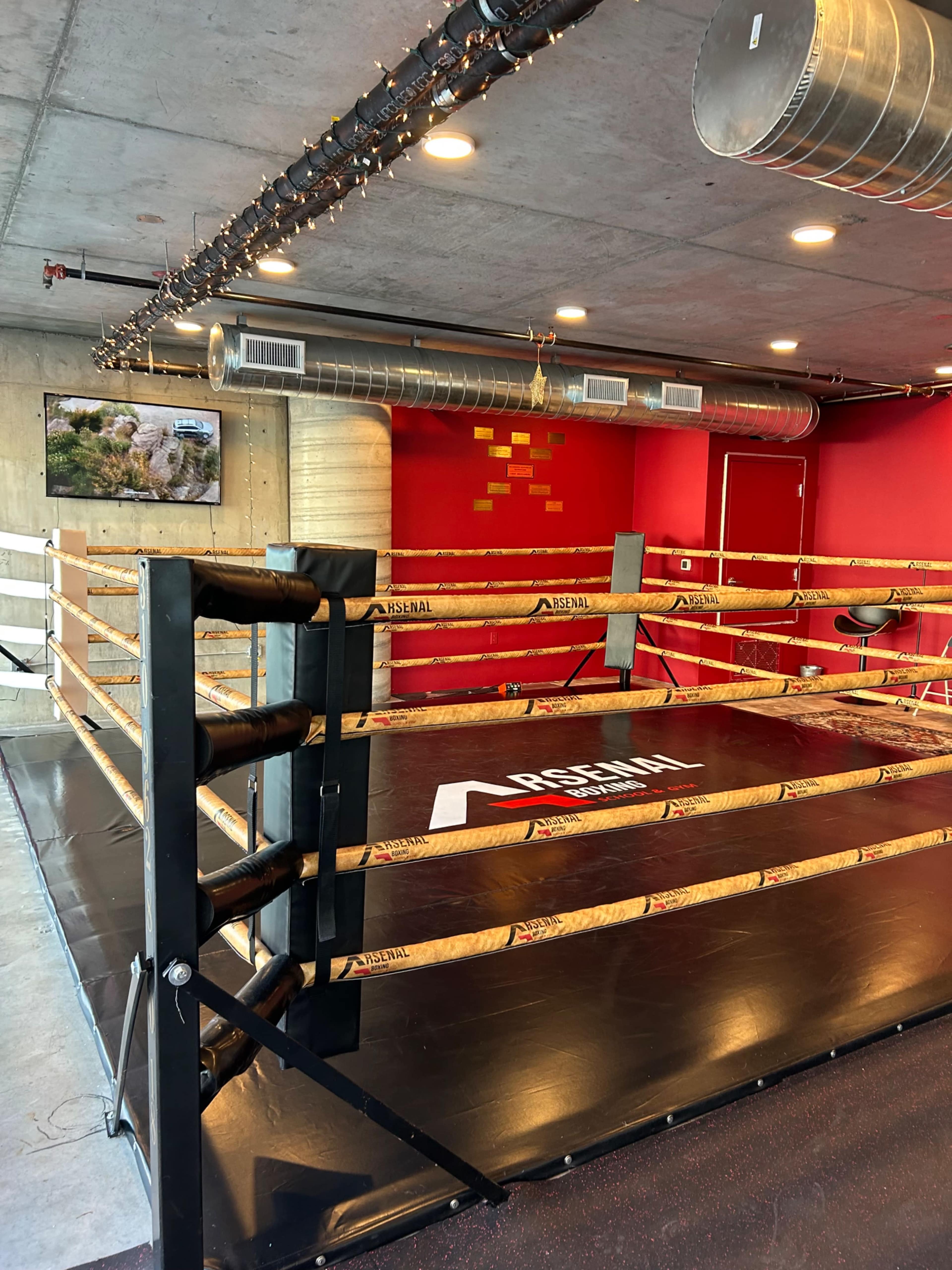 Private Boxing Gym in heart of Hollywood . Icludes patio uppstairs and kitchen . Image in Hollywood, Los Angeles, CA