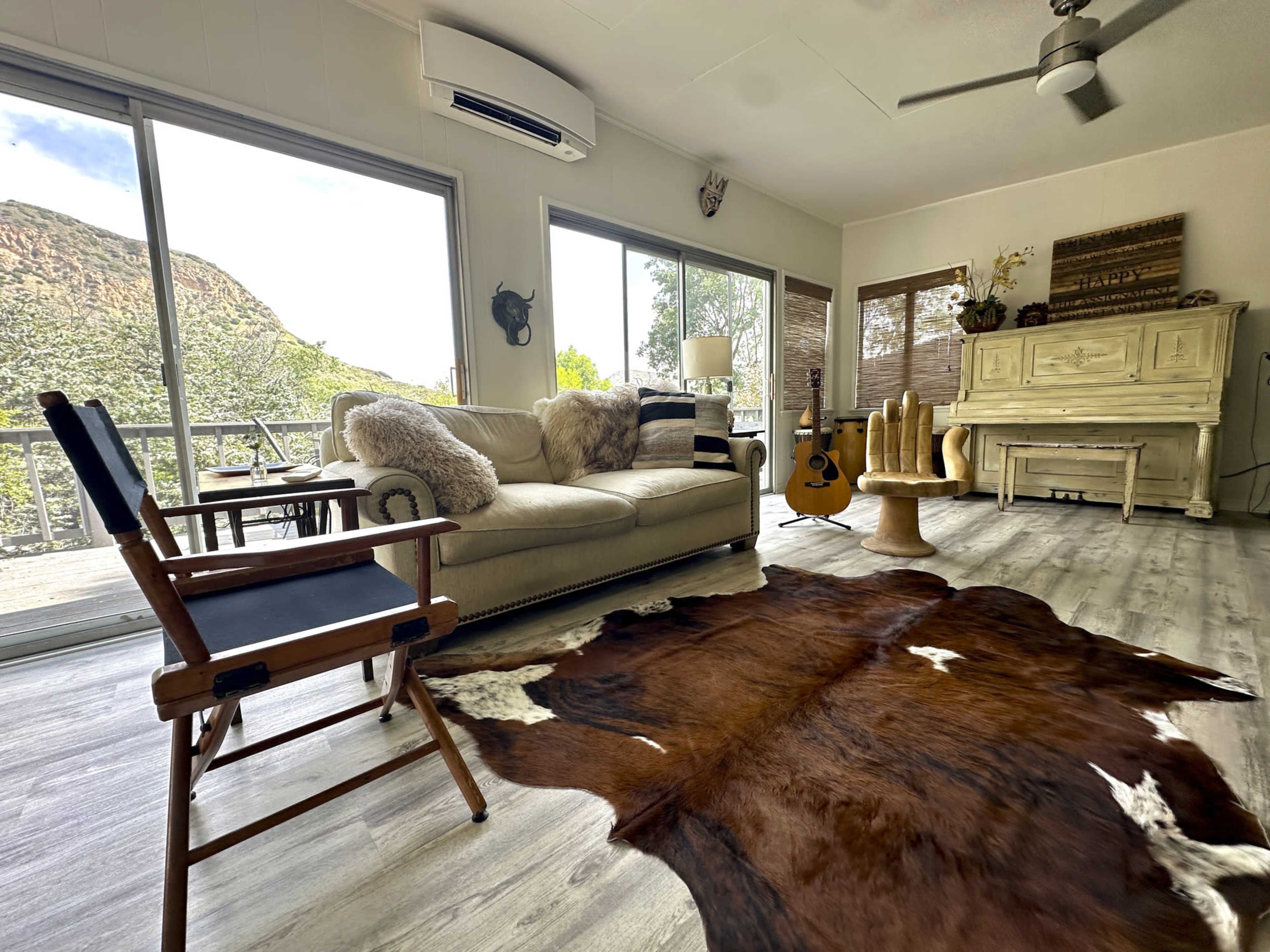 *NEW* Santa Monica Mountain Retreat and Glam Homebase. Image in Malibou Lake, Agoura Hills, CA