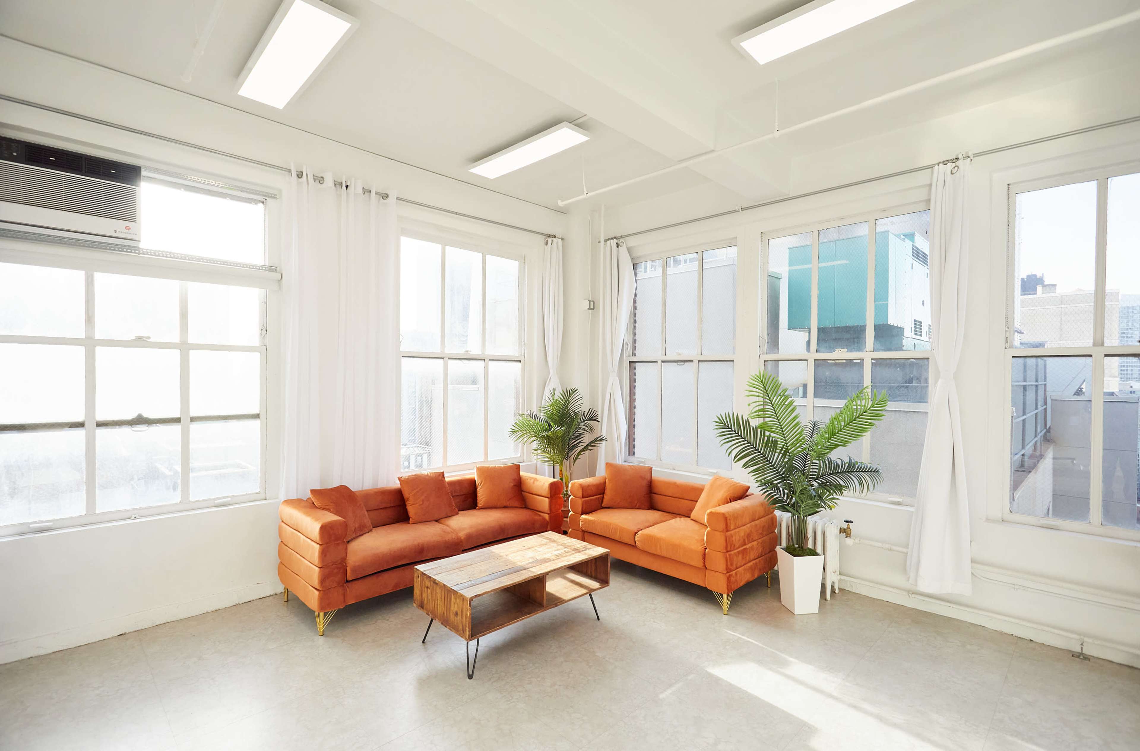 23B Manhattan photo video + Free EQ Image in Midtown Manhattan, New York, NY