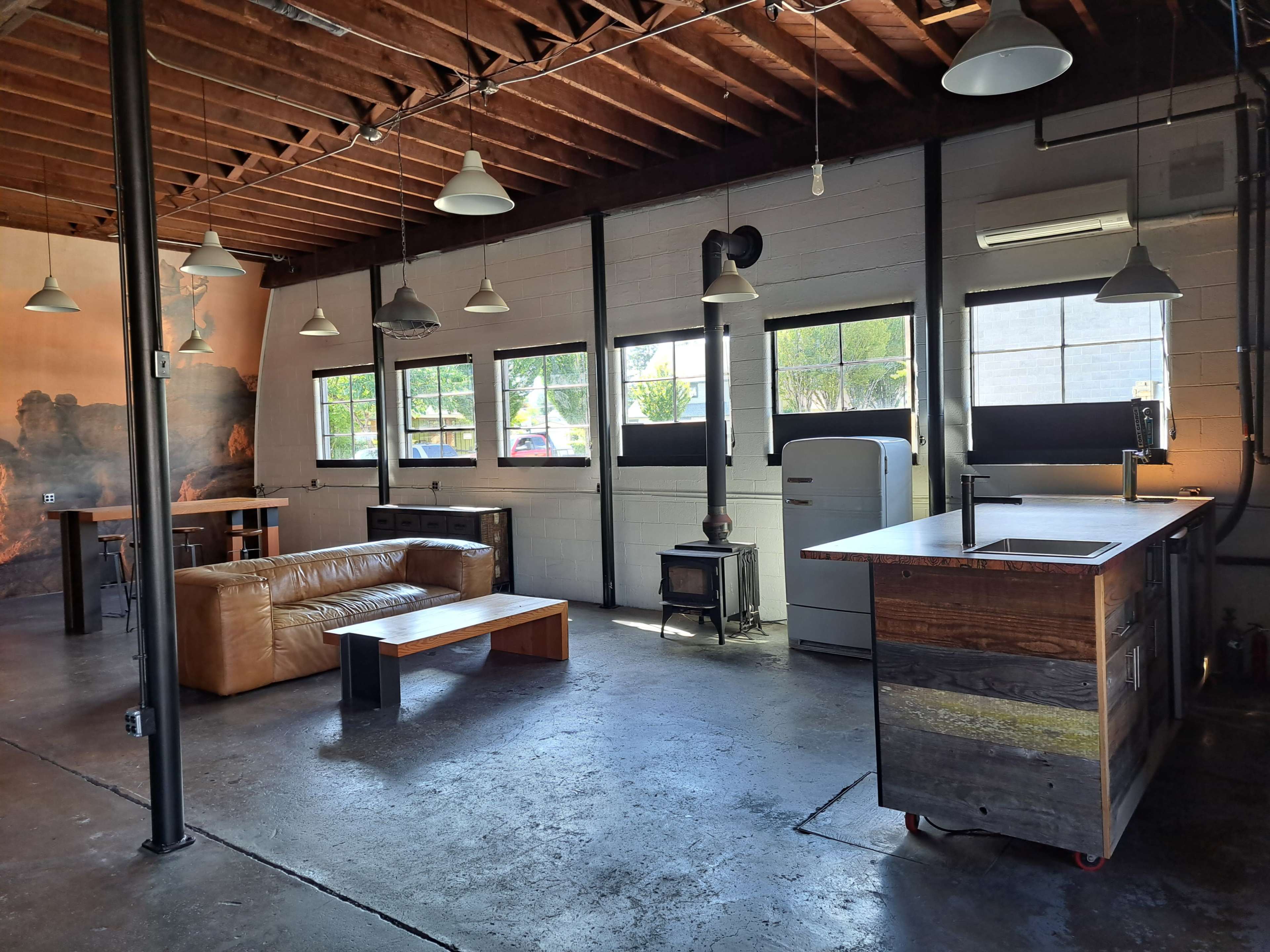 Unique and Creative Industrial Loft Space in Heart of Downtown Newberg Image in Newberg, Newberg, OR
