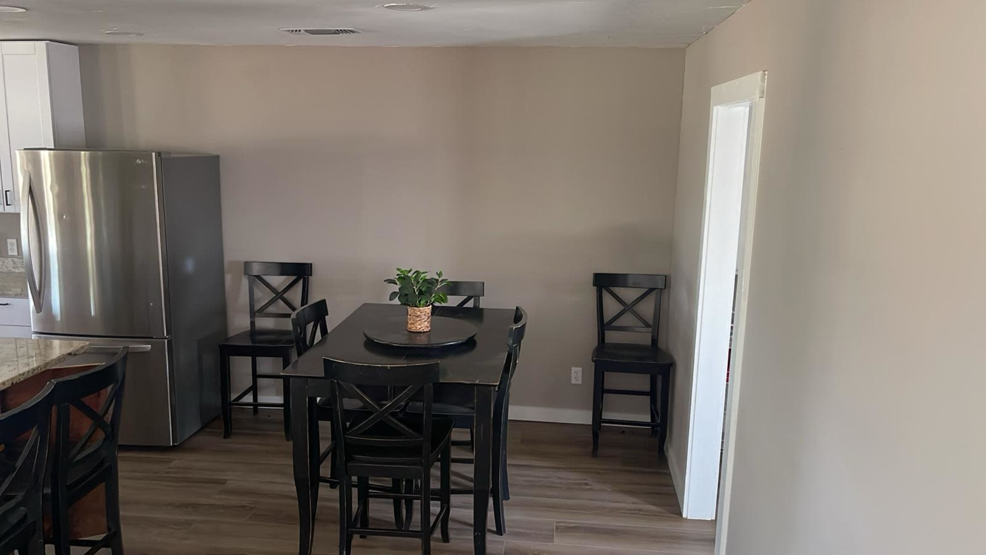 Hosting Home on a Safari Park Image in , Jacksboro, TX
