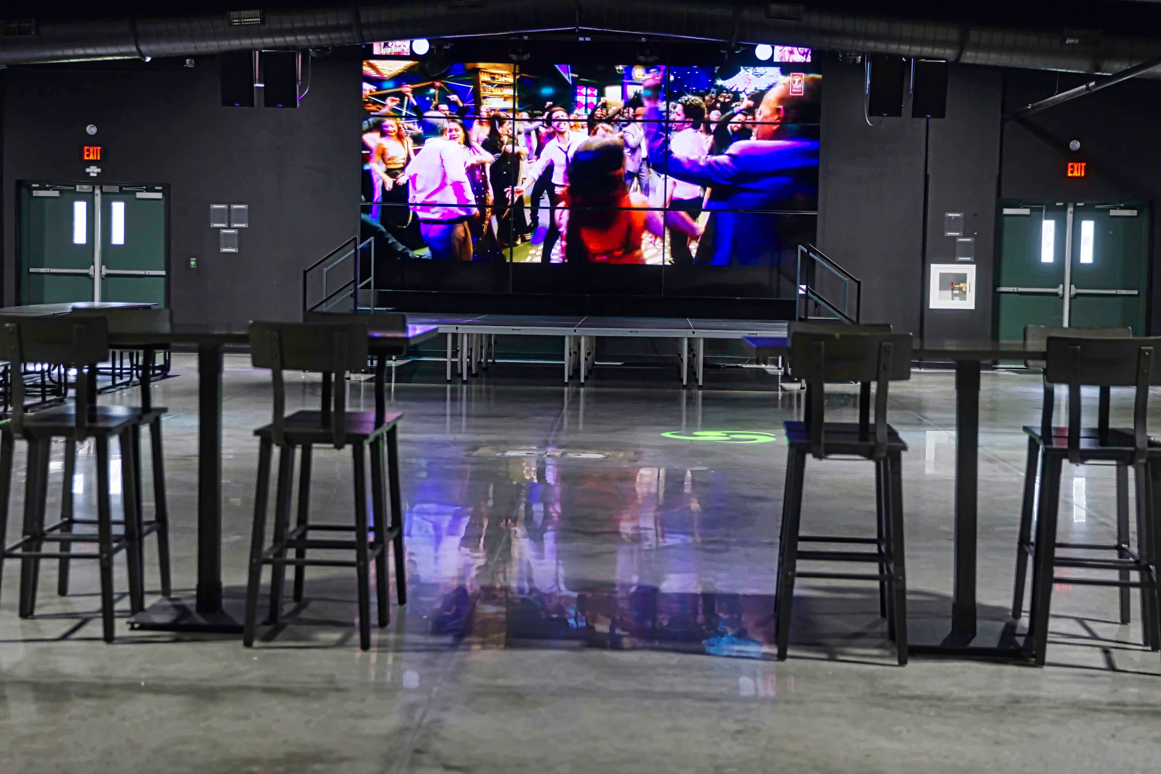 Historic Palmetto, FL - Industrial, spacious, state-of -art AV system with 36 LED TVs!! Image in Palmetto, Palmetto, FL