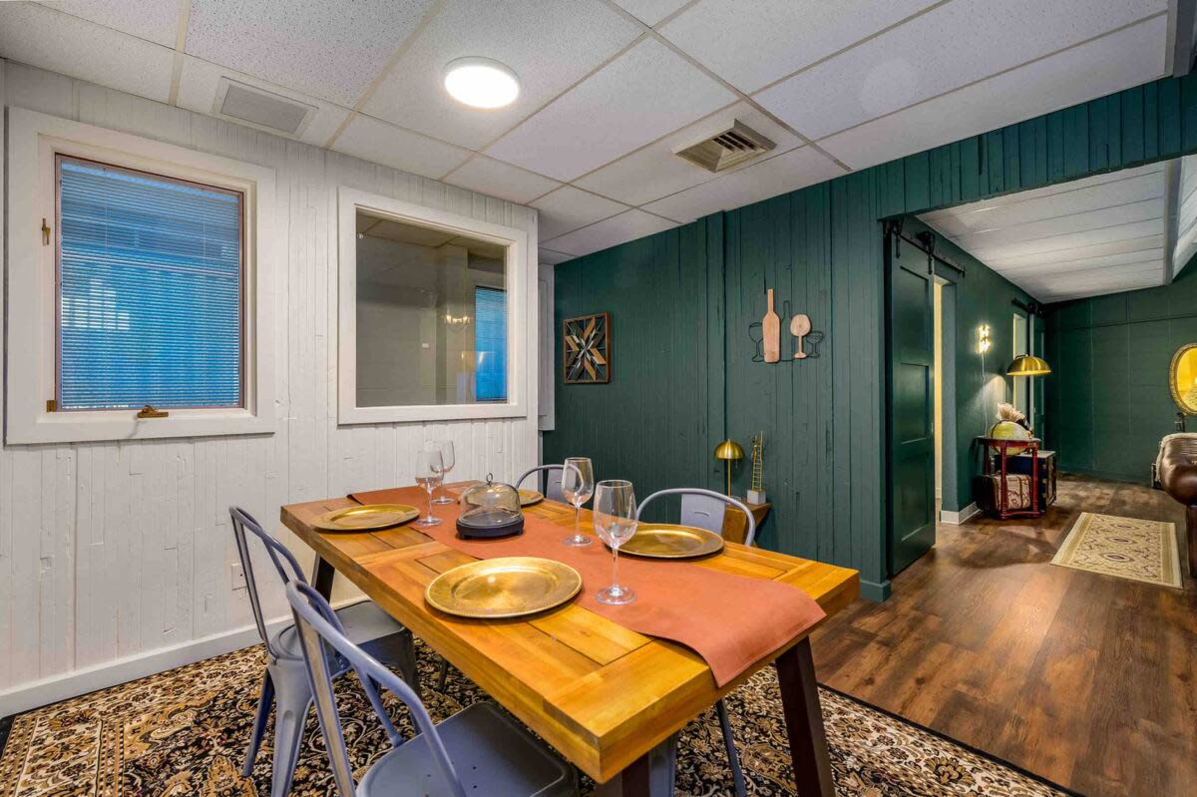 3BR Downtown BOHO Oasis with Epic Garage Hangout Image in The Hyde, Wichita, KS