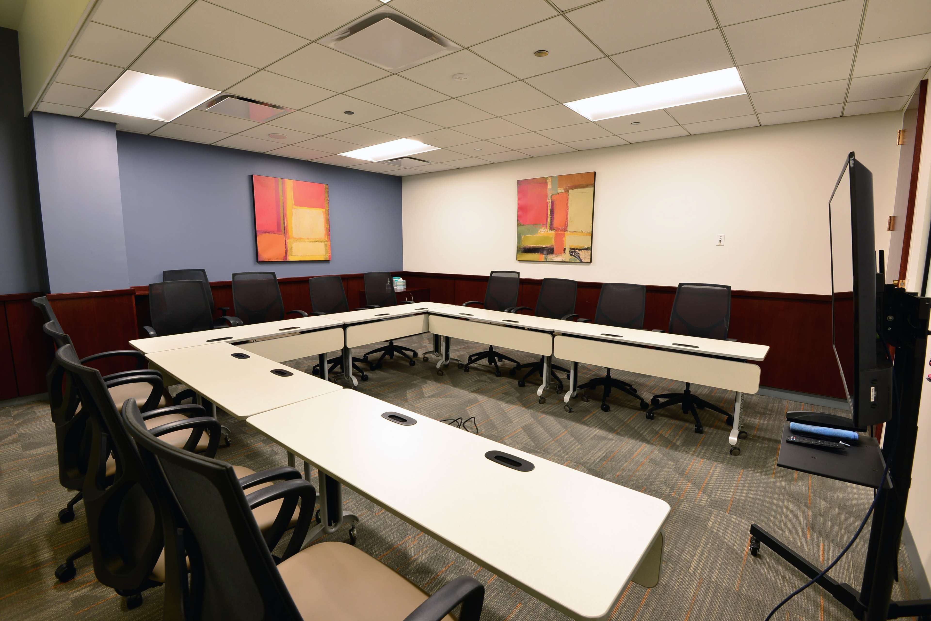 Training room-flexible layout Image in O'Hare, Chicago, IL