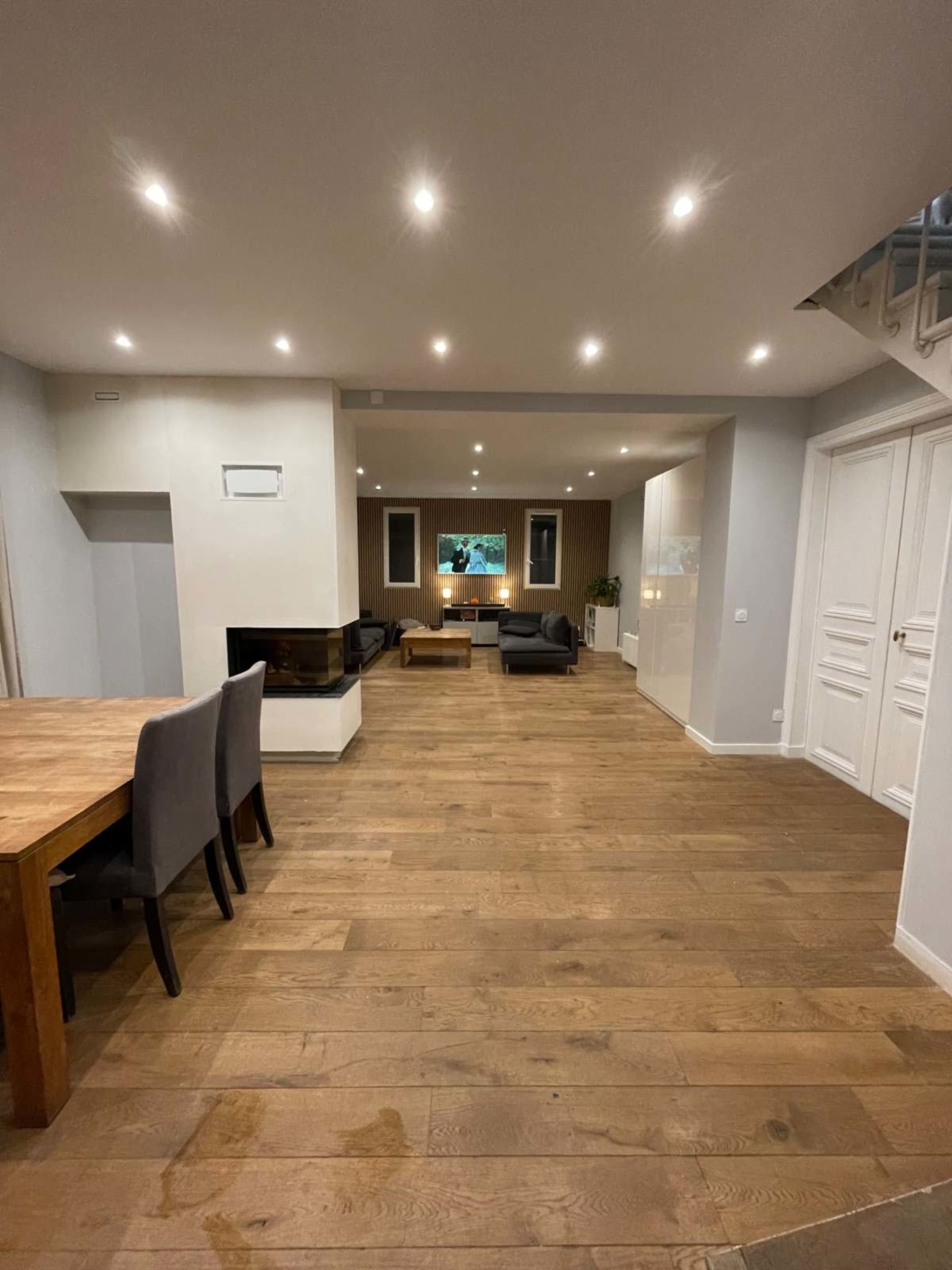 Maison de maître avec grand jardin au Vésinet Image in , LE VESINET