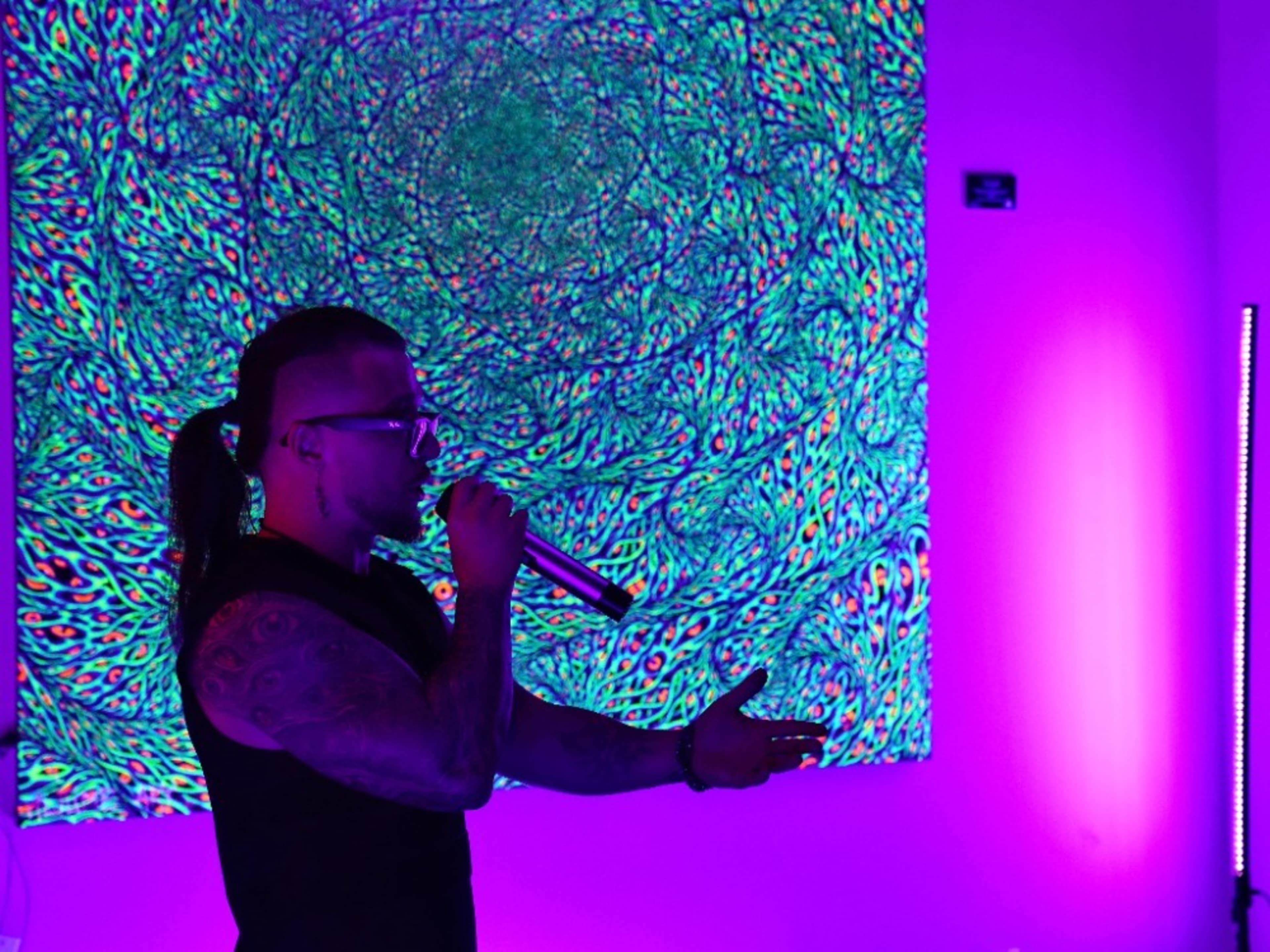 Immersive 30 minute art presentation by ALIUME
