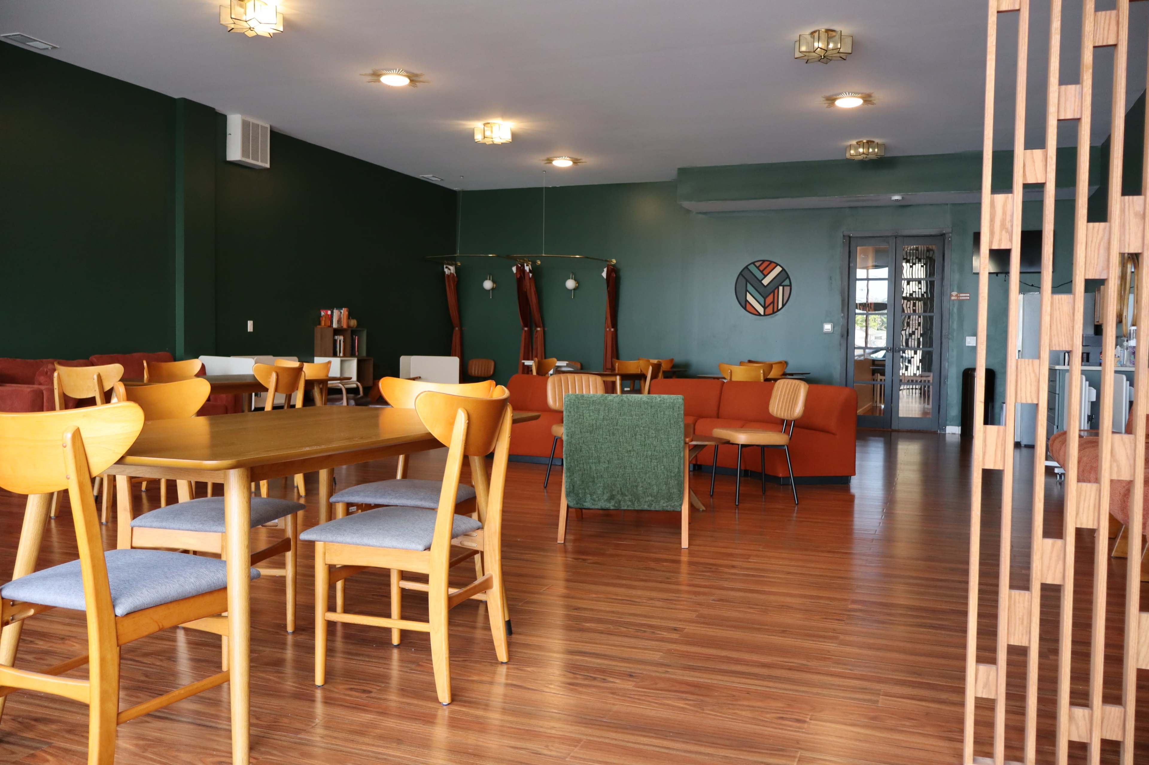 Northwest Chicago, Mid Century Modern Office Space Image in Montclare, Chicago, IL