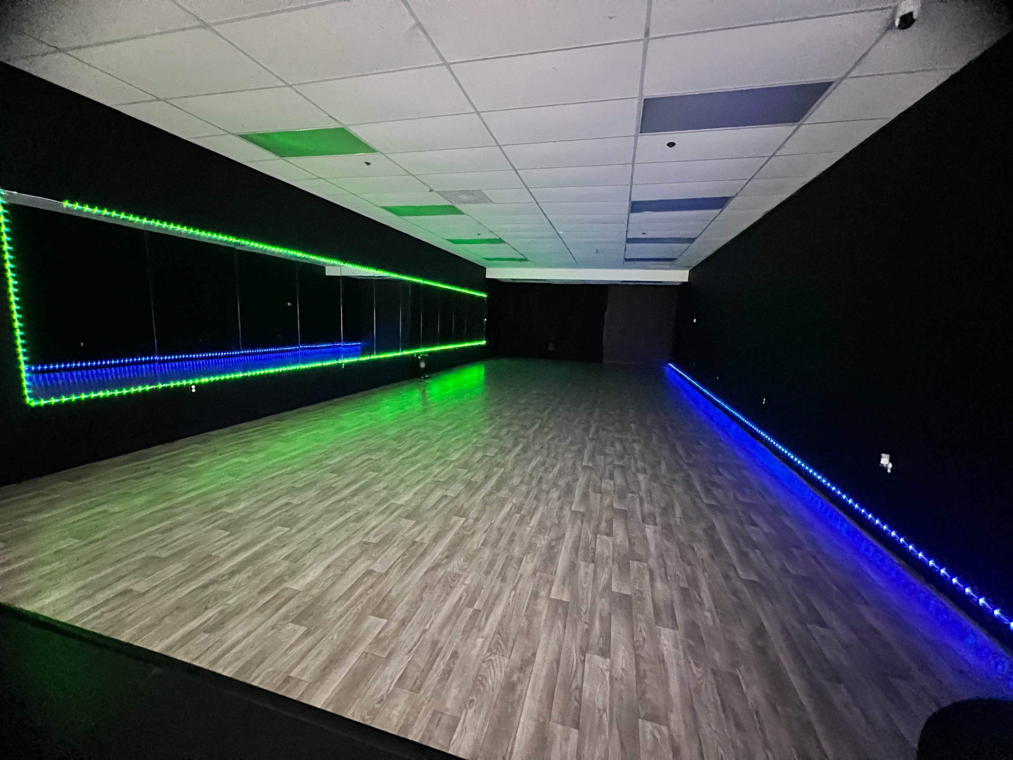 Premier Studio Flex Space with Mirrors Image in , Jonesboro, GA