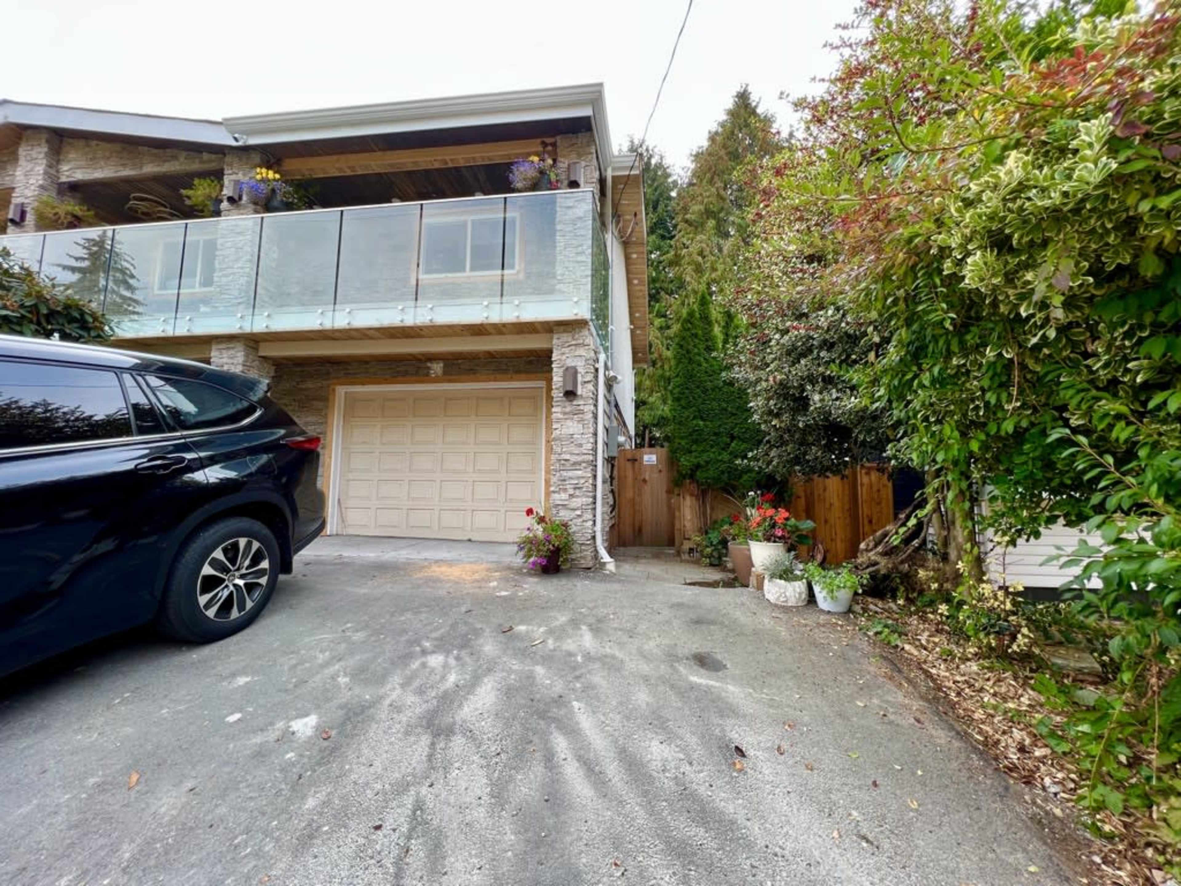 Resort Style Backyard with Private Saltwater Pool, HotTub with Private room. Image in Delta, Delta, BC