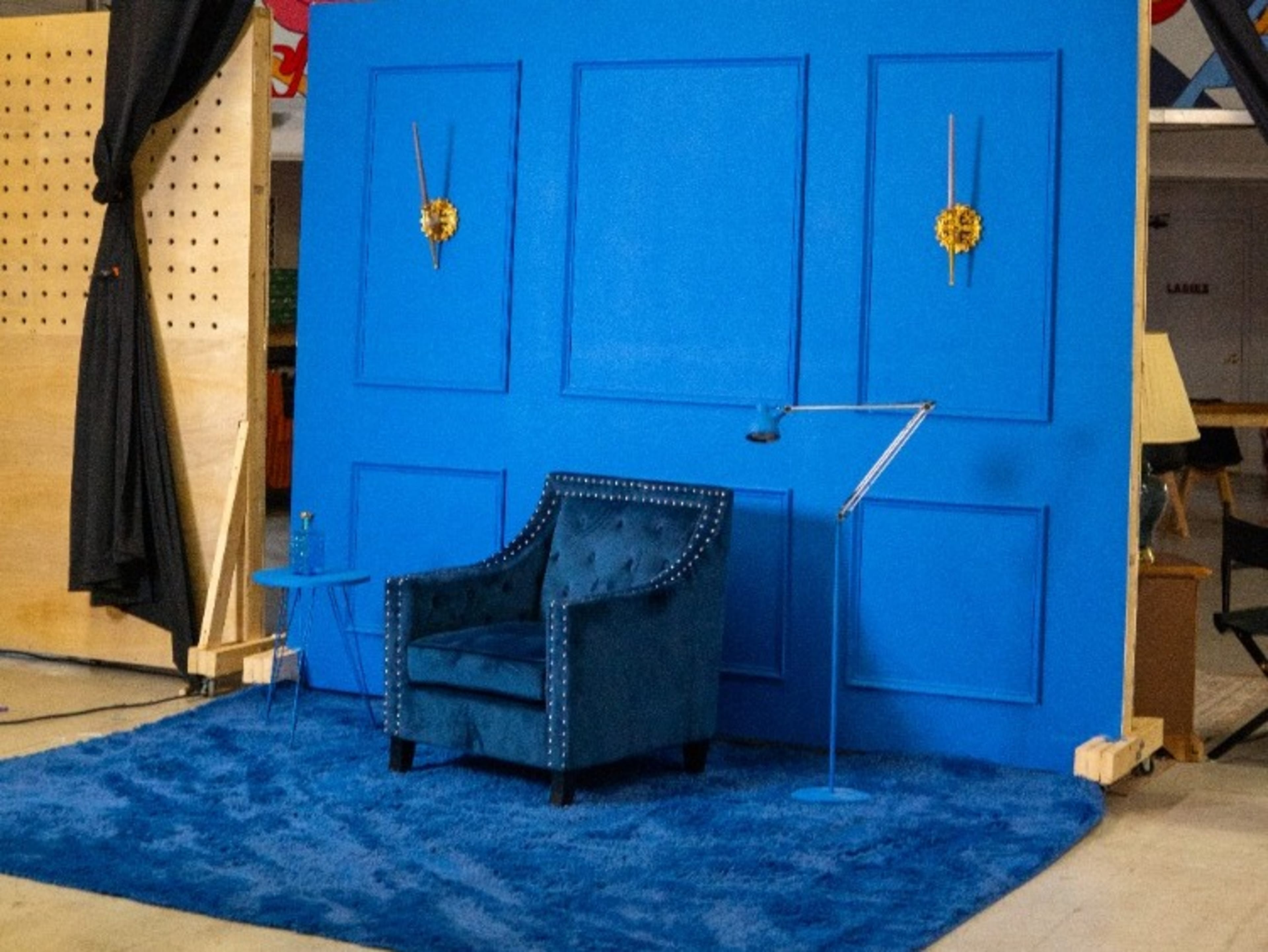 Monochromatic Editorial Lounge Set