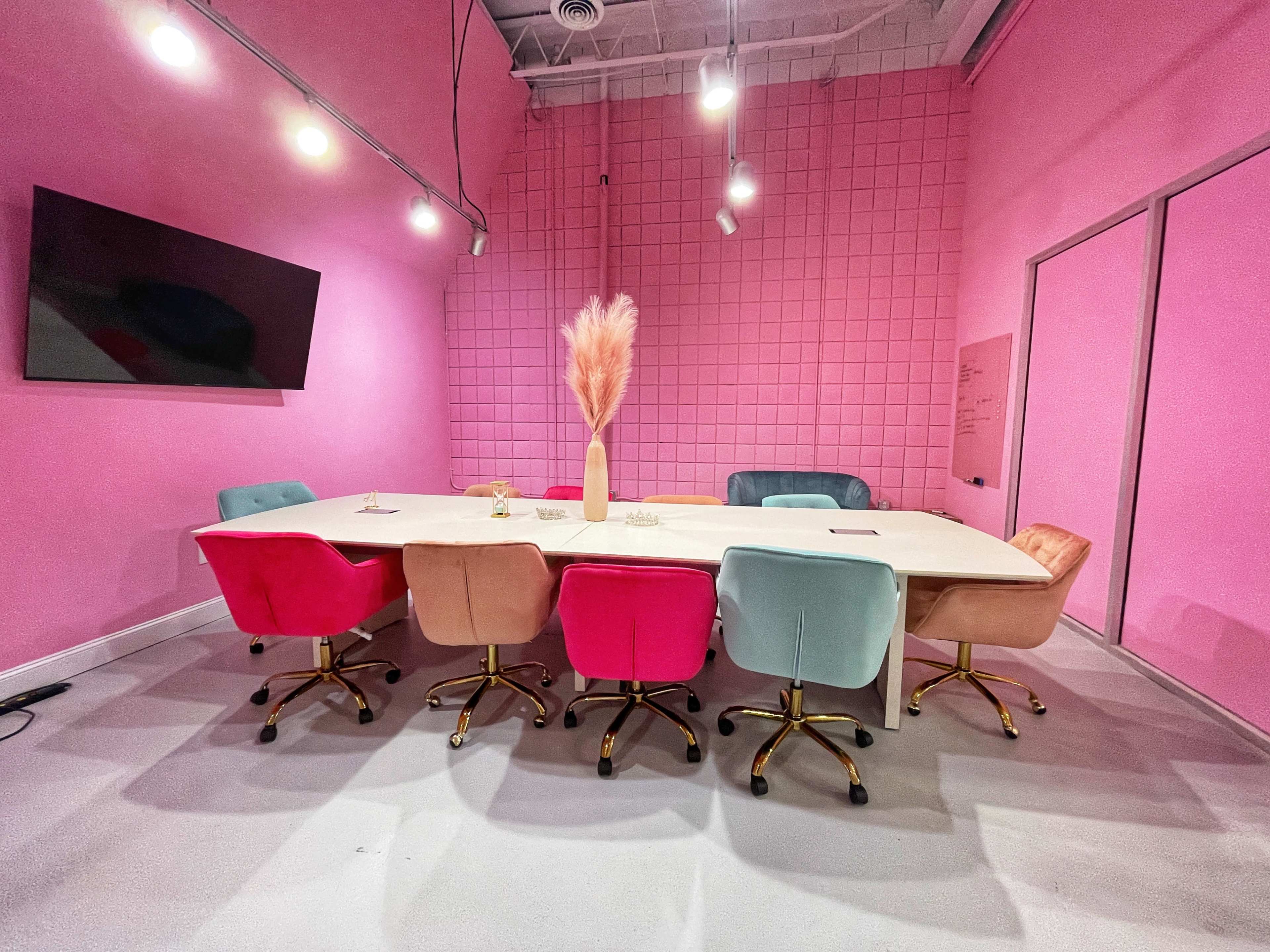 Elegantly Decorated Conference Room Image in Hills Park, Atlanta, GA