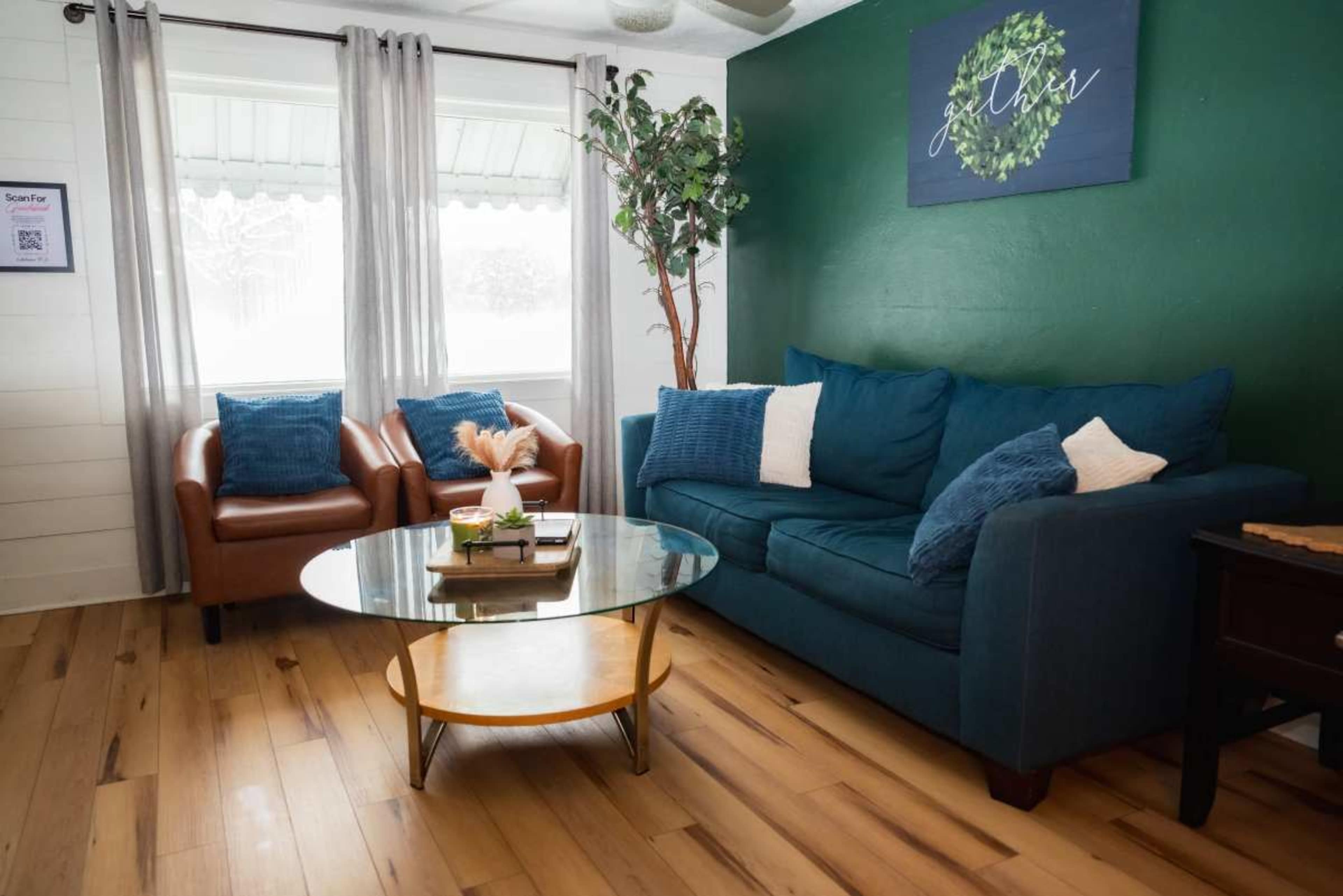 LAKEHOUSE/HOT TUB/8 MILES TO DOWNTOWN/ON 60 ACRES Image in Decatur, Indianapolis, IN