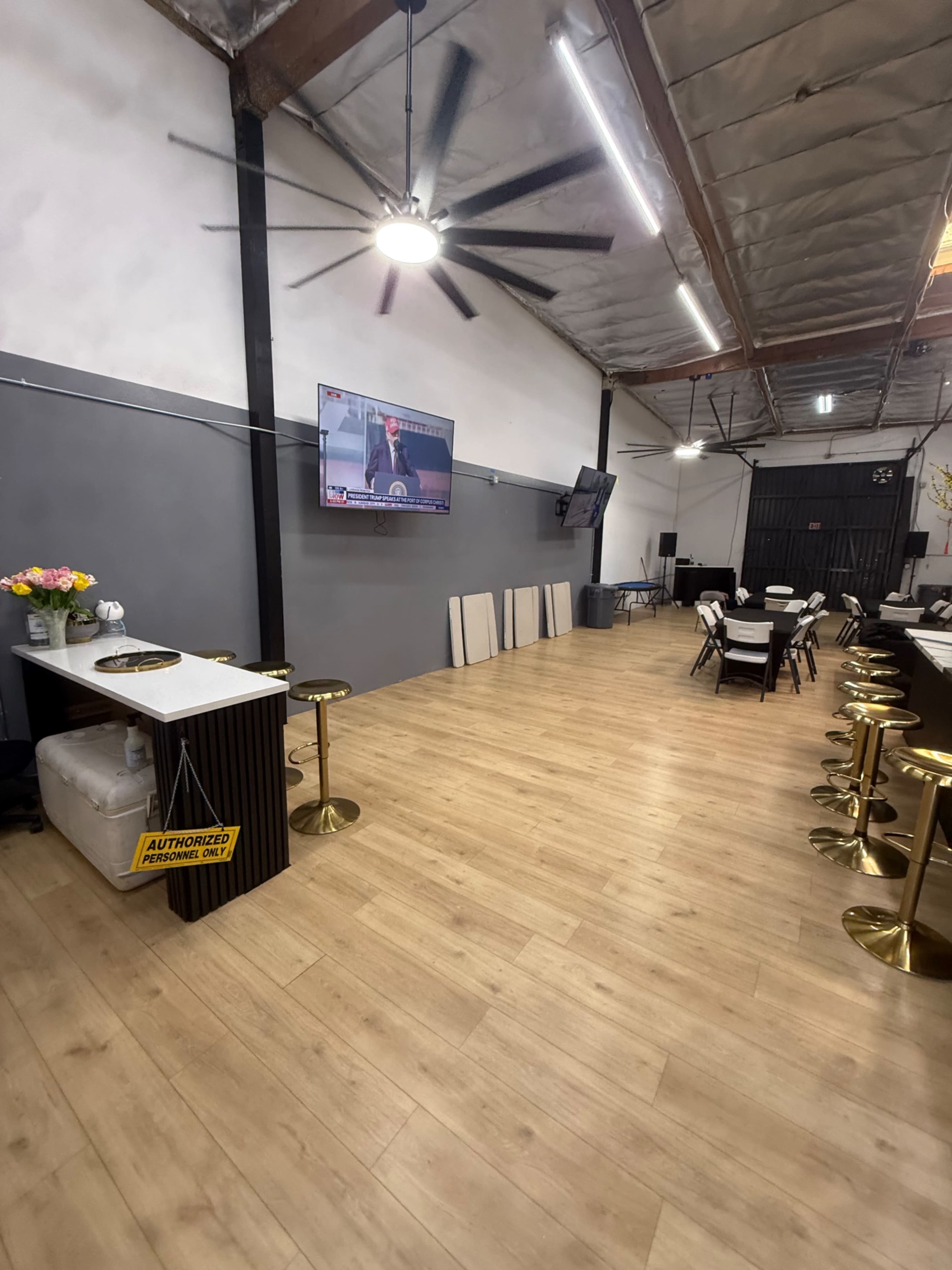 Urban style suite warehouse open scenery Image in Garden Grove, Garden Grove, CA