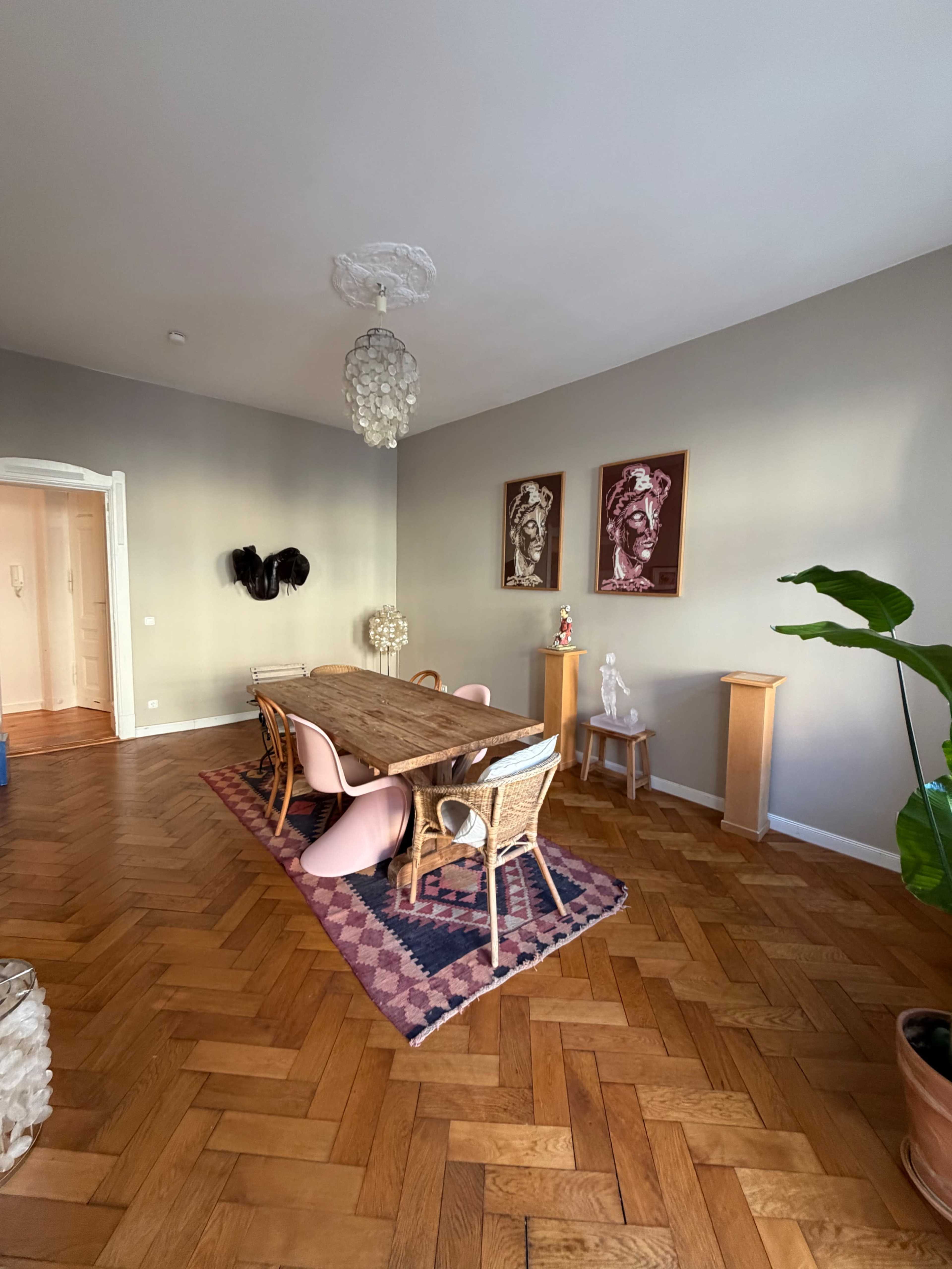 Light-Filled Altbau Apartment with Contemporary Art Vibes Image in Mitte, Berlin