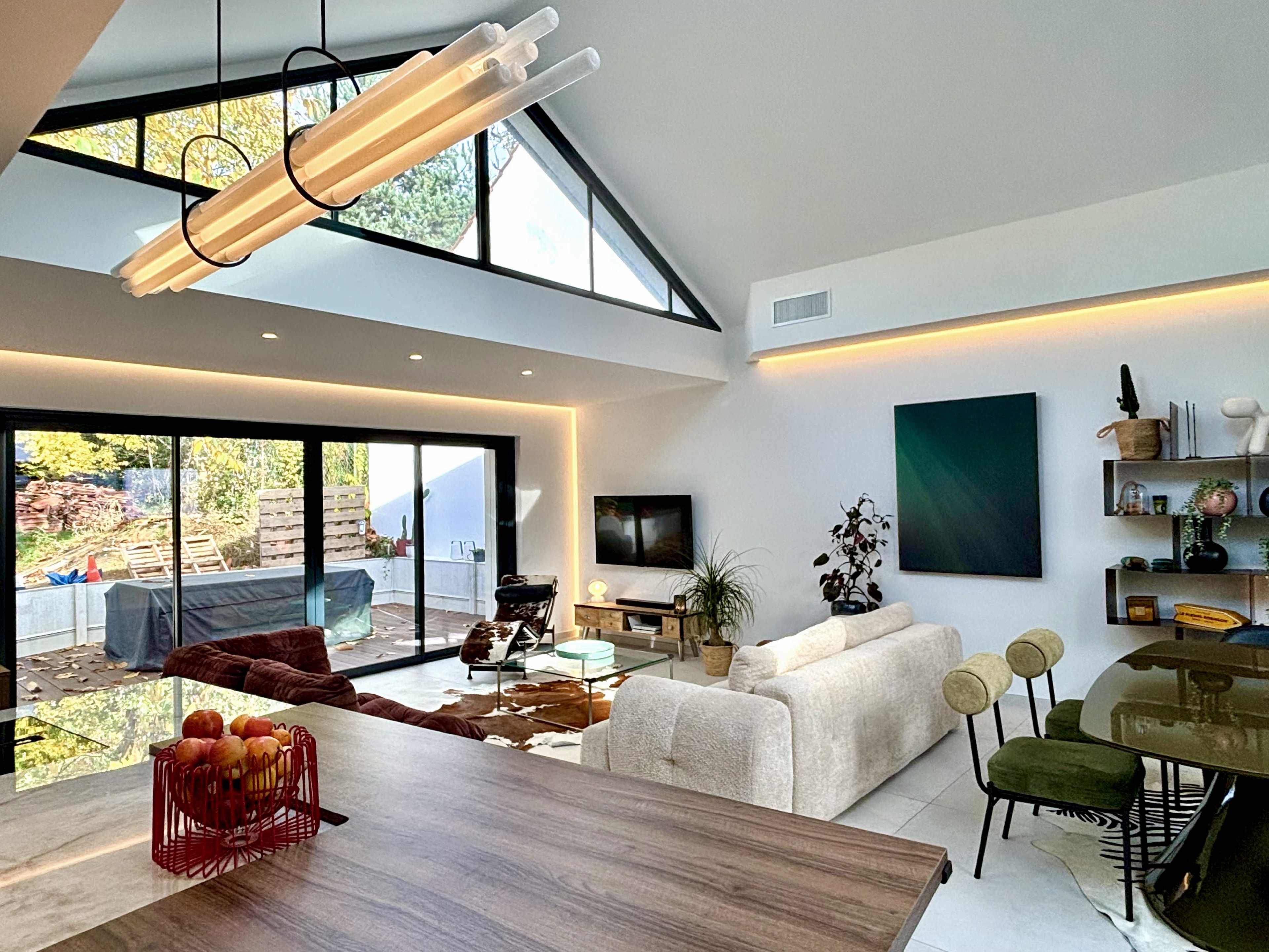 Maison moderne et lumineuse au calme, entourée de verdure – proche de Paris Image in , Le Plessis-Robinson