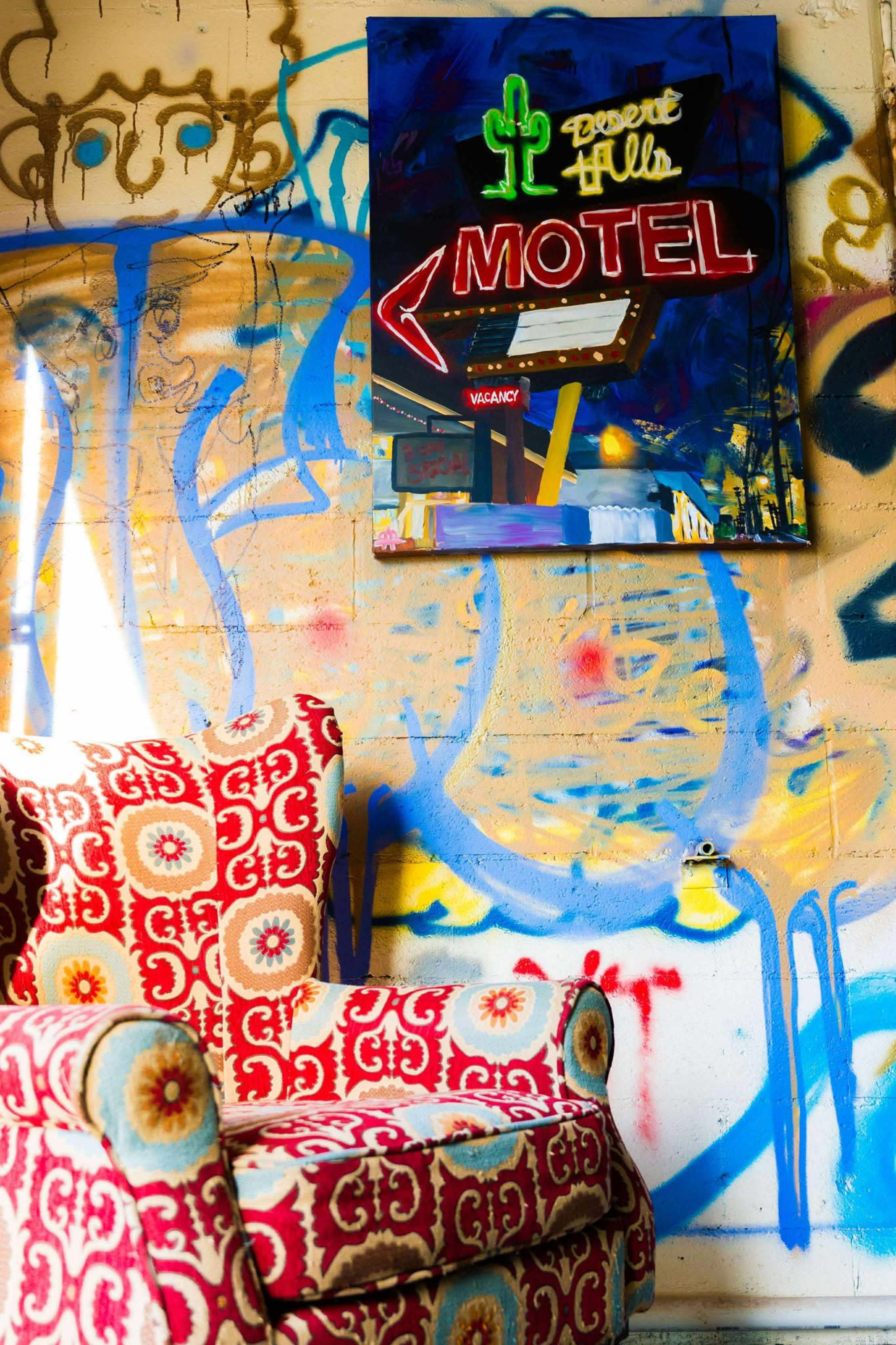 DOWNTOWN STUDIO GALLERY WITH LARGE PARKING SPACE Image in Harlow Creek, Tulsa, OK