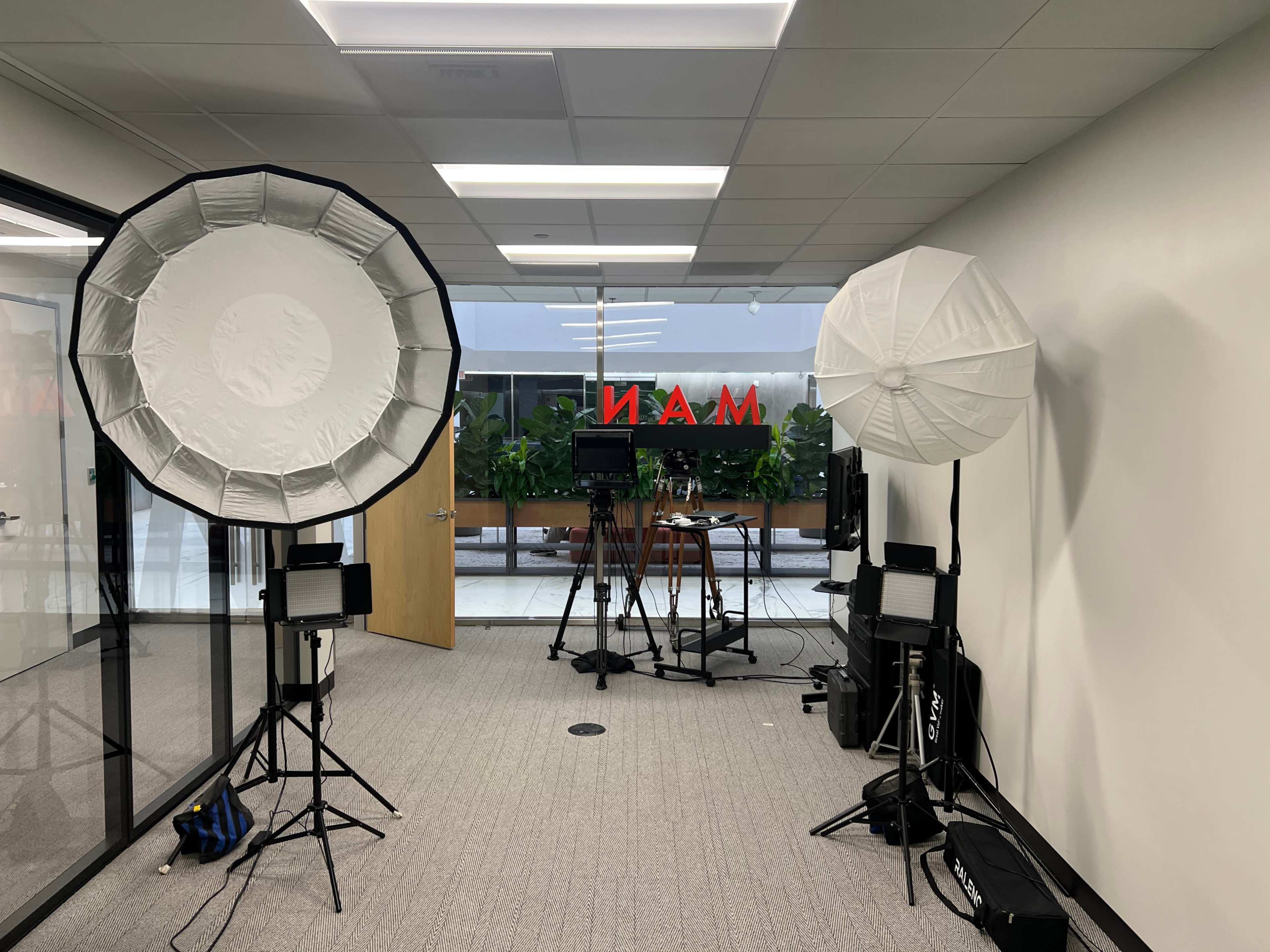 Shooting stage with green screen Image in York Township, Oakbrook Terrace, IL