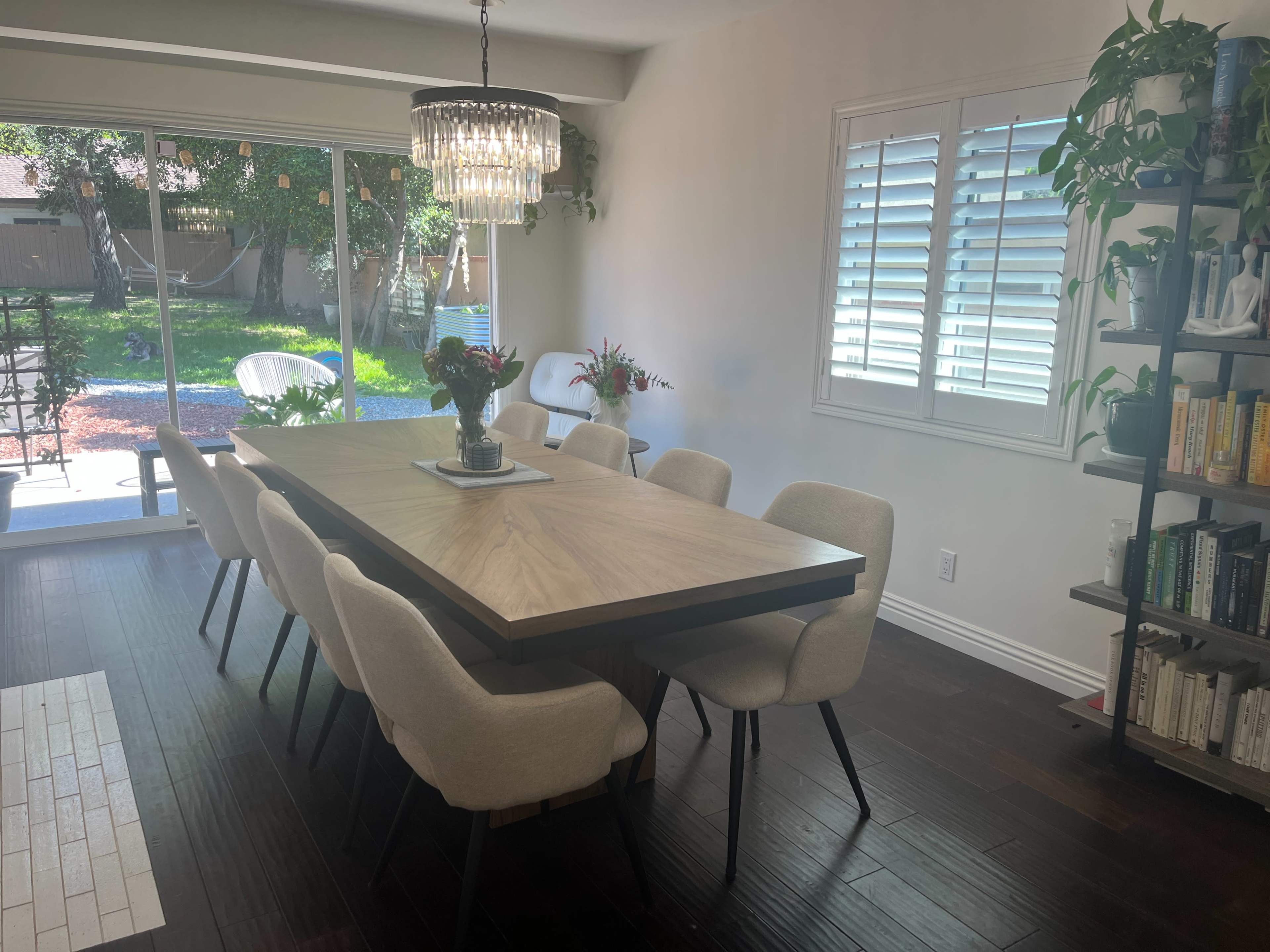 Minimalist Chef's Kitchen & Dining Room Image in Pasadena, PASADENA, CA