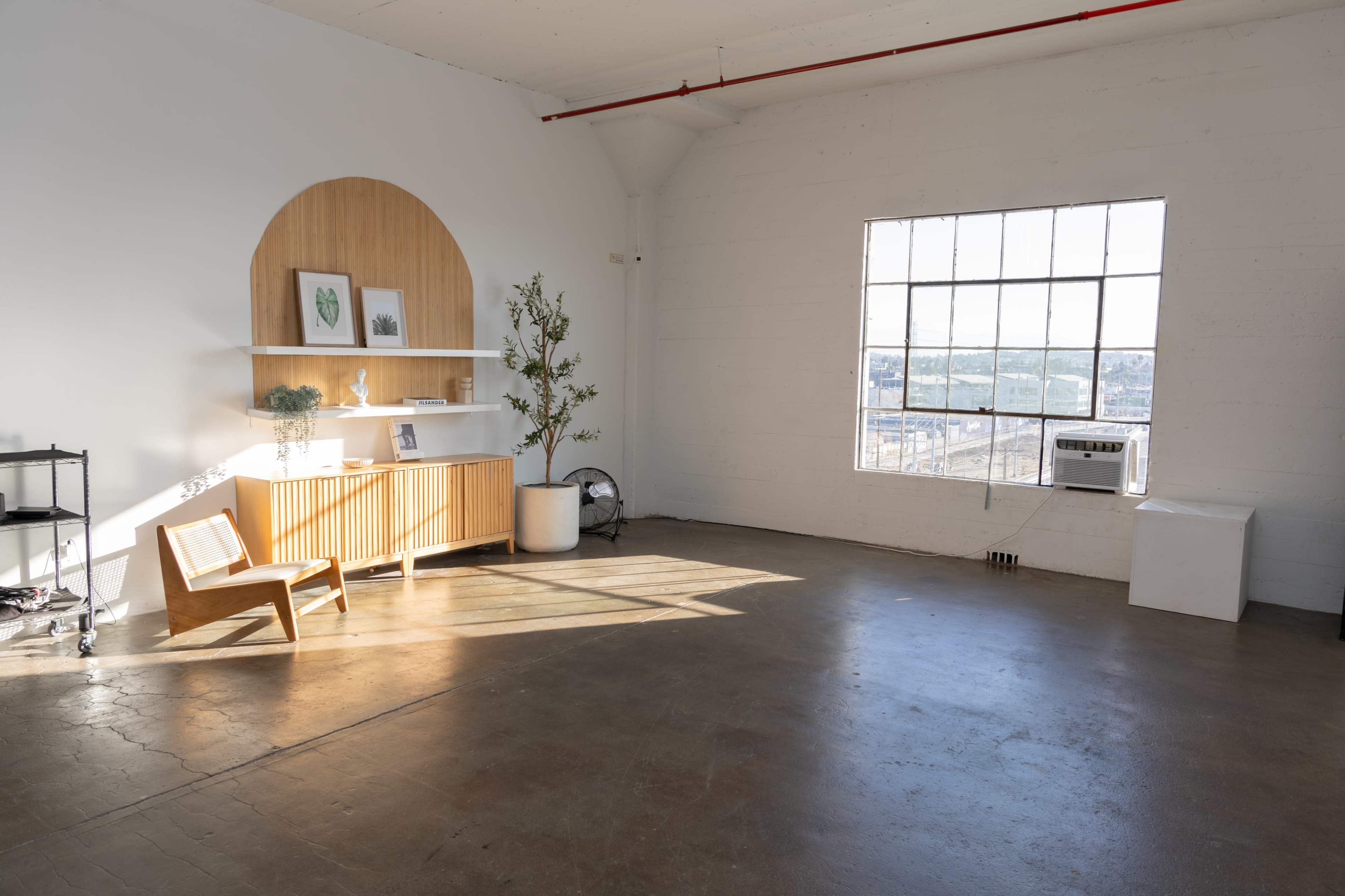 Minimalistic Studio in Arts District Image in Central LA, Los Angeles, CA
