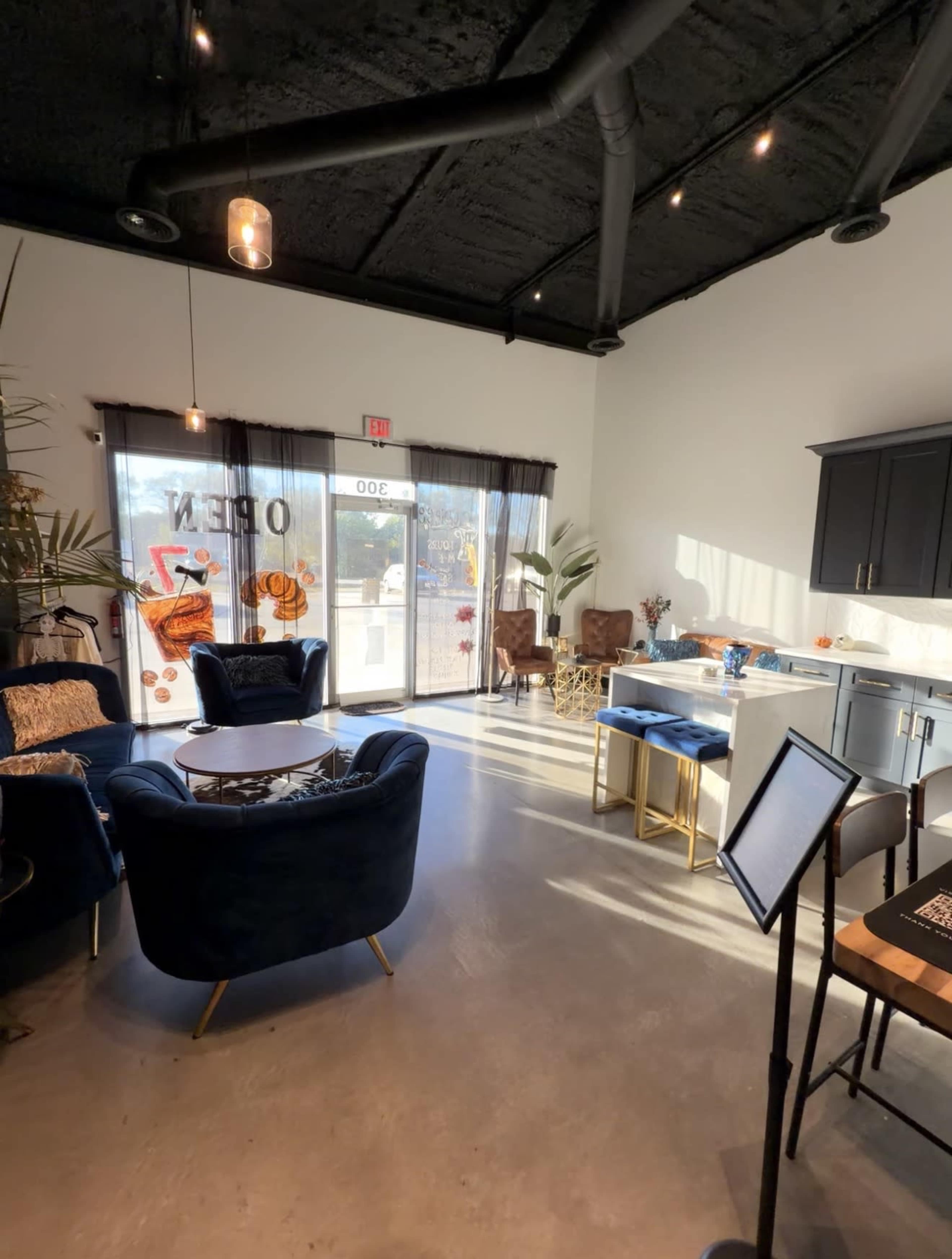 Elegant Open-Concept Venue with a Luxe Feel Image in Jones, Jones, OK