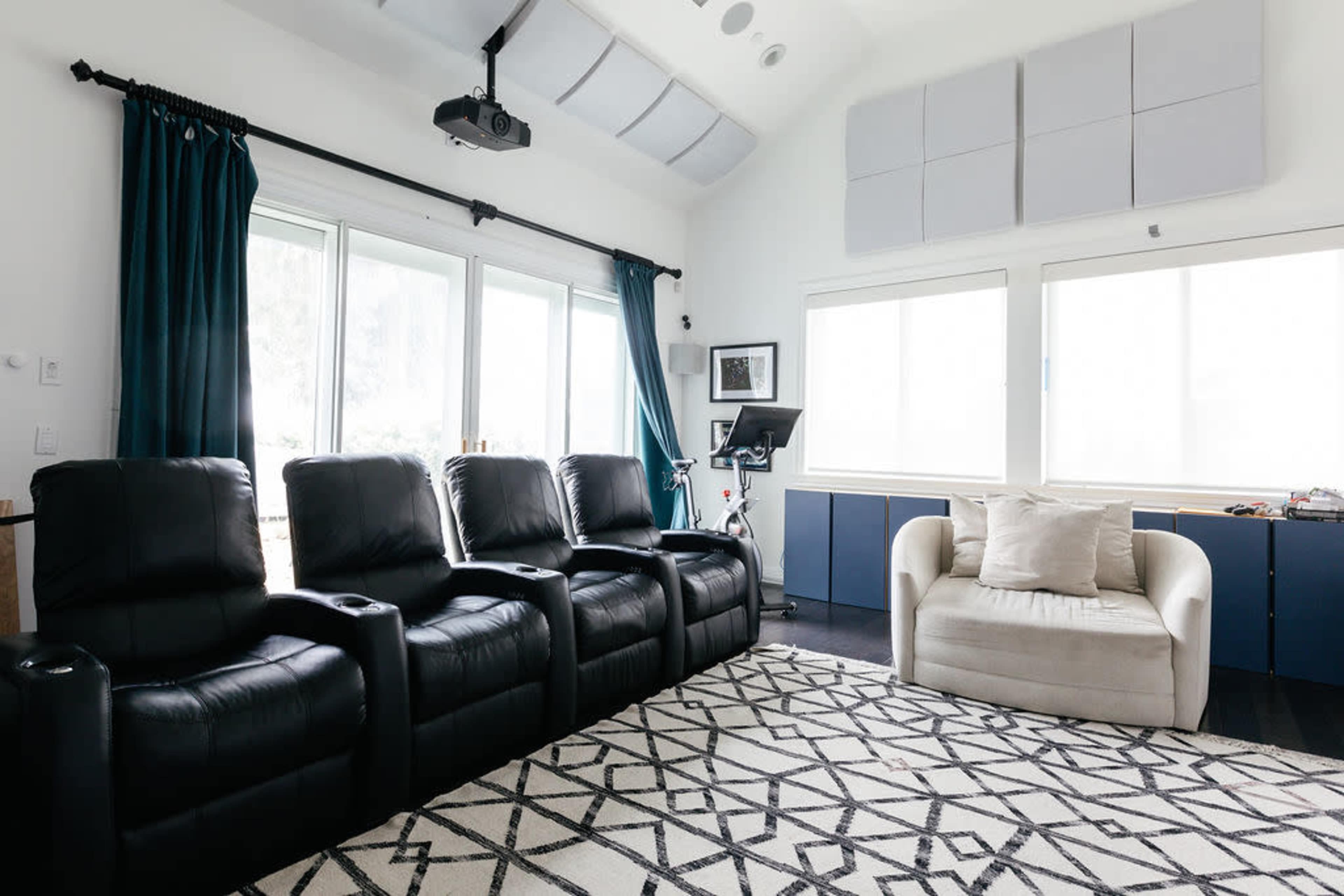 Hillside pool and pool house with Sparkling LA views Image in Northeast Los Angeles, Los Angeles, AS