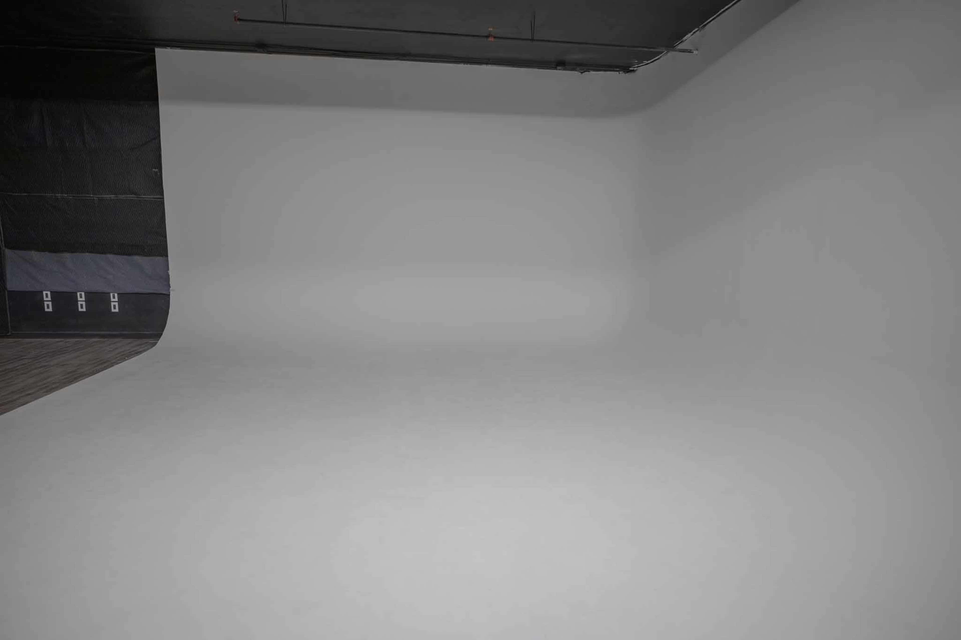 Large cyc wall, black out, sound treated, high grade outlets Image in Niagara, Toronto, ON