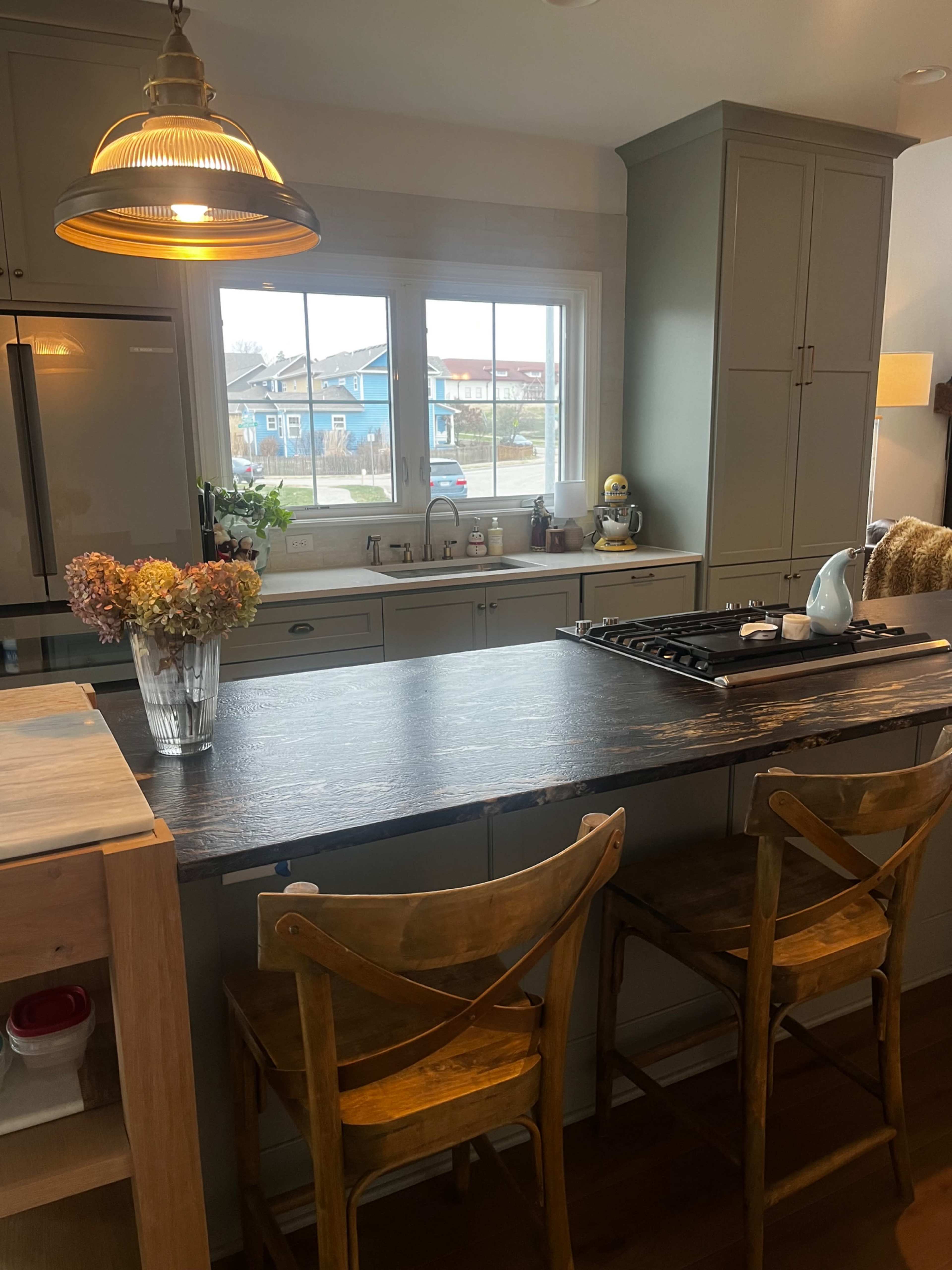 Luxurious Waterview Corner-Lot Home with Rooftop Deck & Historic Views – Ideal for Film, Events & Cooking Shows Image in Prairie Township, Lee's Summit, MO