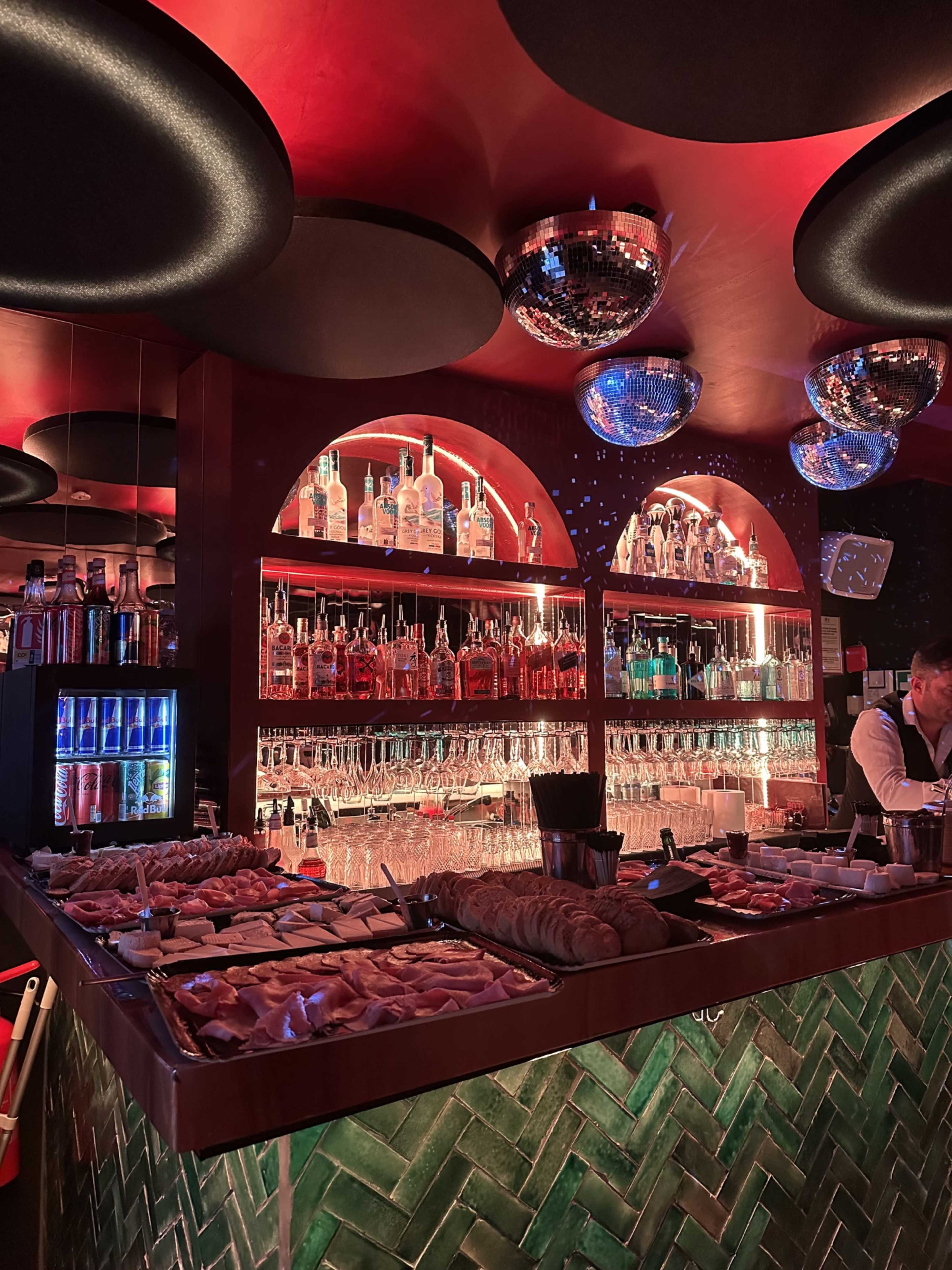 Lieu Intimiste Avec Terrasse Privative en Plein Centre Image in Ctre Ville, Cannes