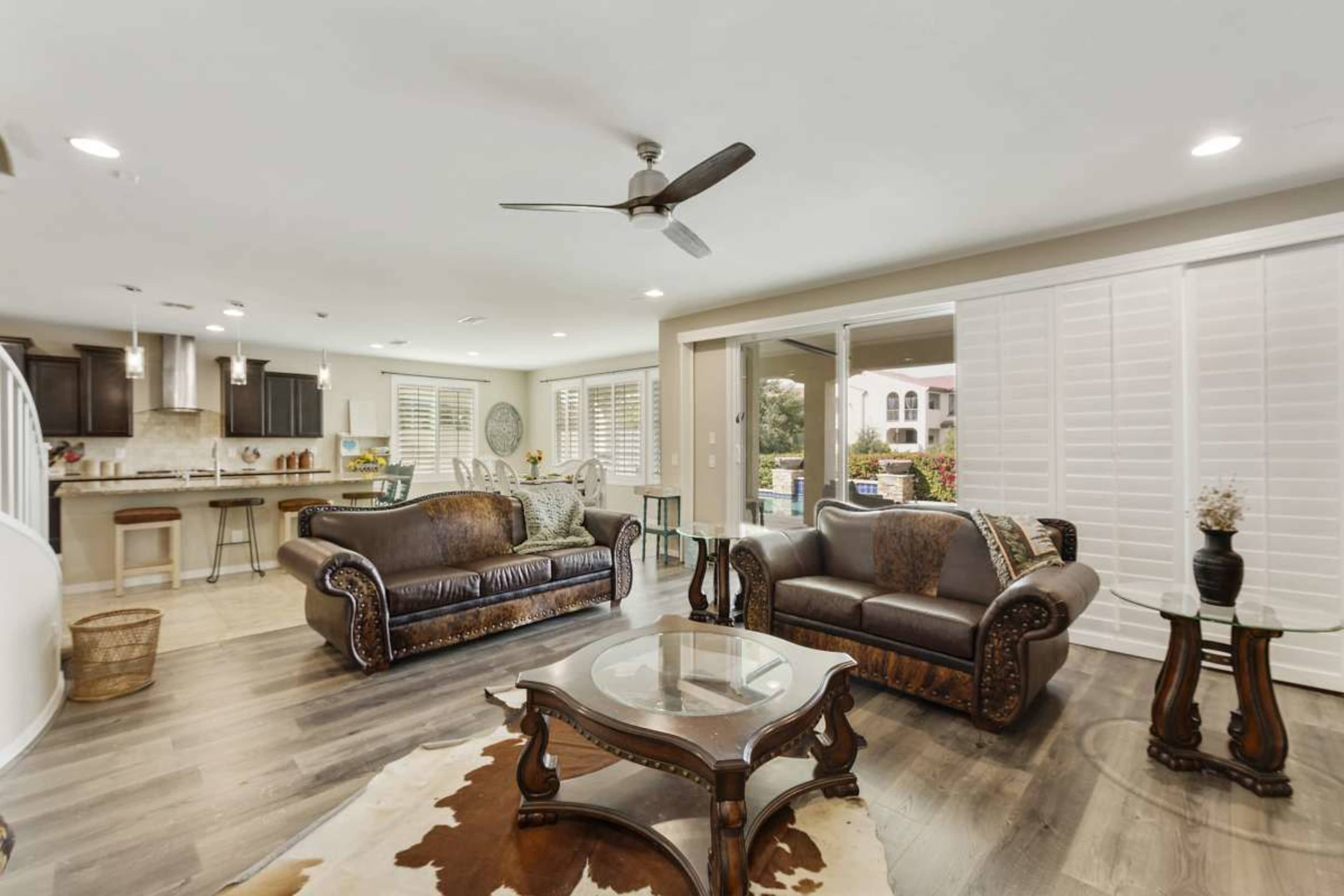 Rustic, lakefront Farmhouse Image in Ocotillo Association, Chandler, AZ