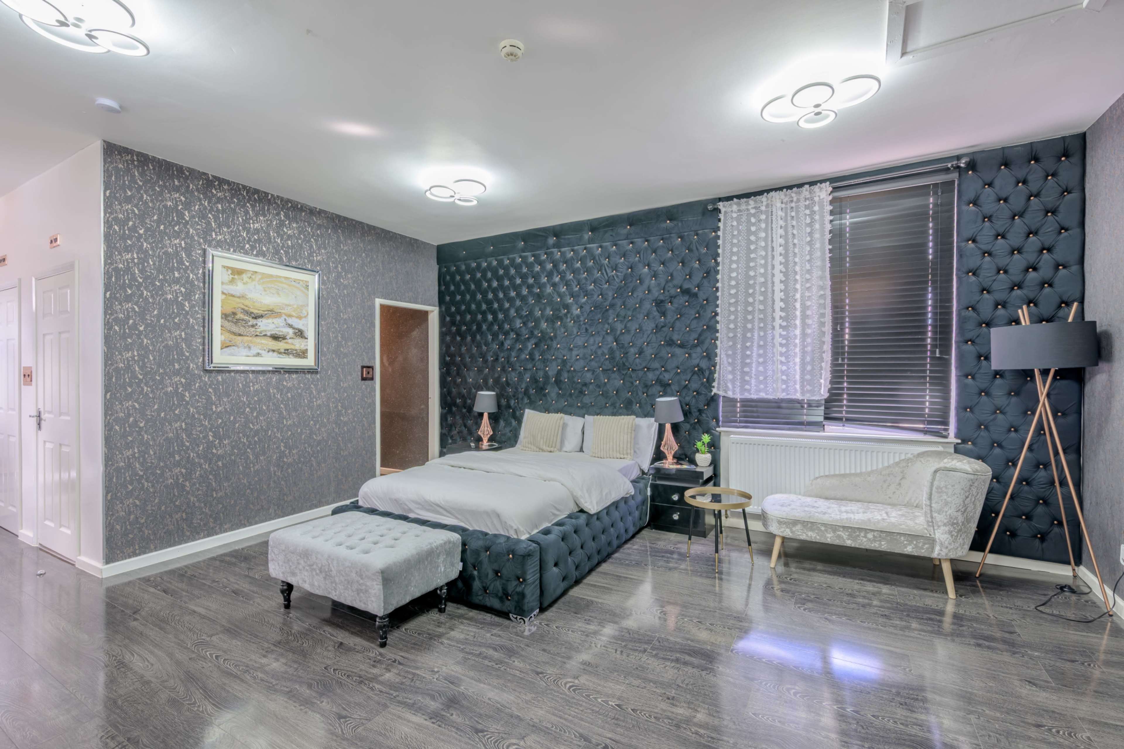 Bright Lifestyle Studio for Photoshoots & Content Creators – Jewellery Quarter Image in Jewellery Quarter, Birmingham, ENG