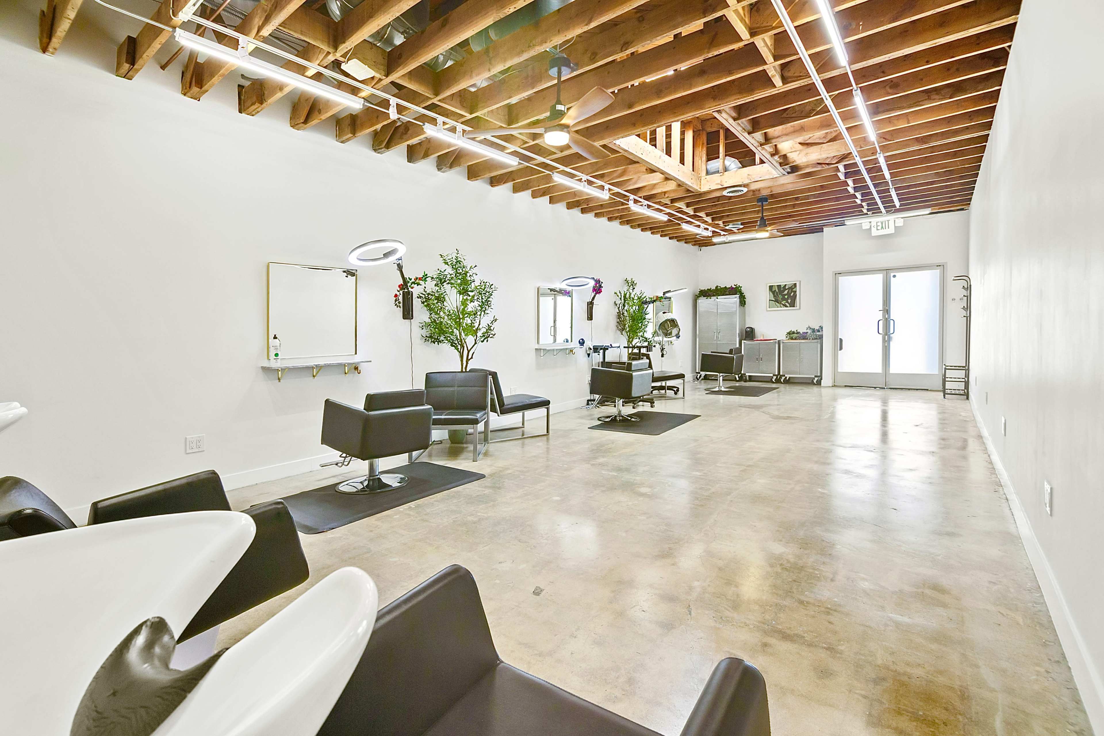 Bright & Chic White-Walled Salon Studio for Shoots, Pop-Ups & Beauty Services Image in Art District, Los Angeles, CA