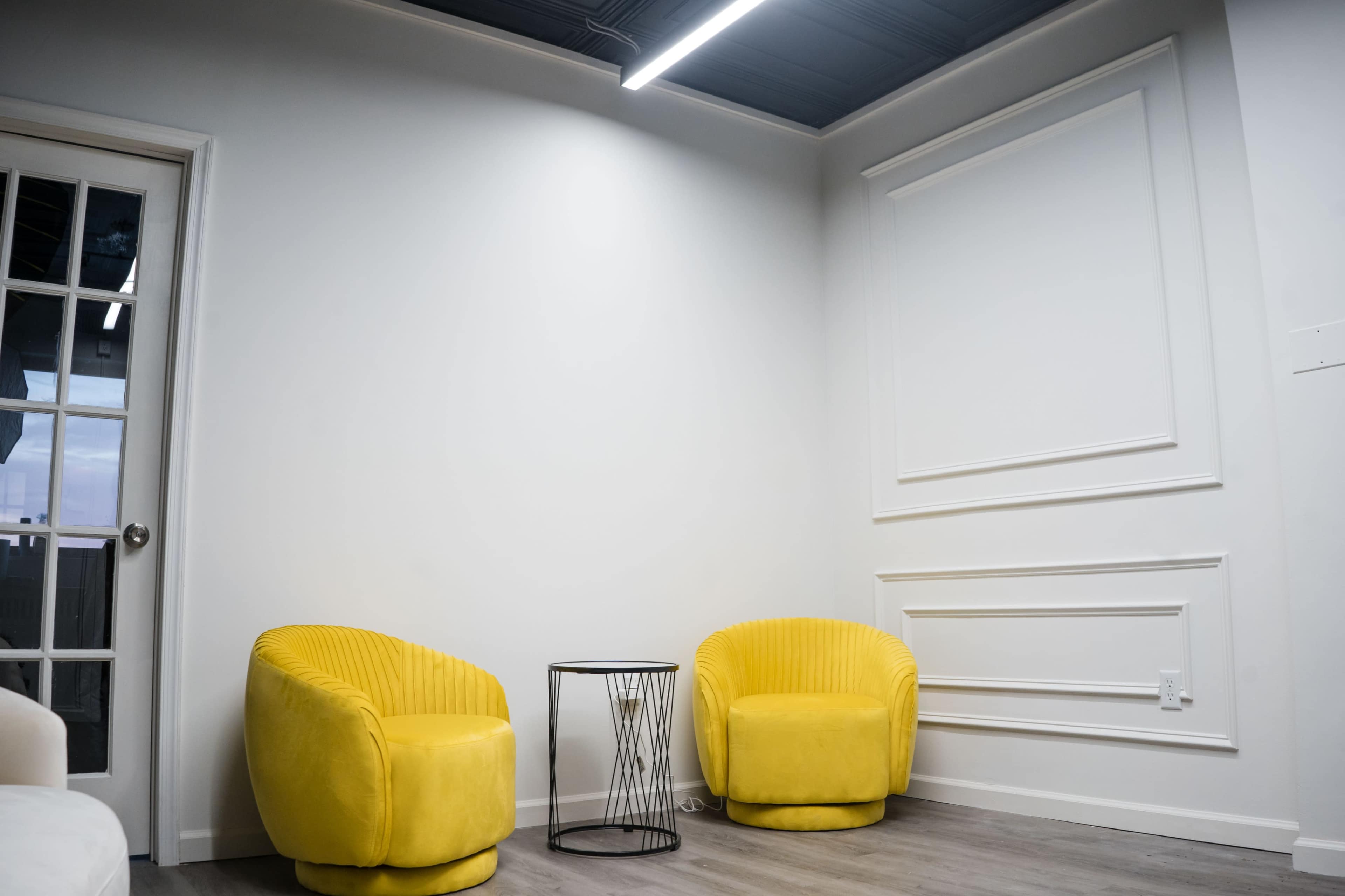 Modern Studio Located in the heart of College Park 15mins outside Washington DC for Photography, Videography, Content Creation, Podcasting, Meetings, Workshops, Events & more Image in College Park, College Park, MD