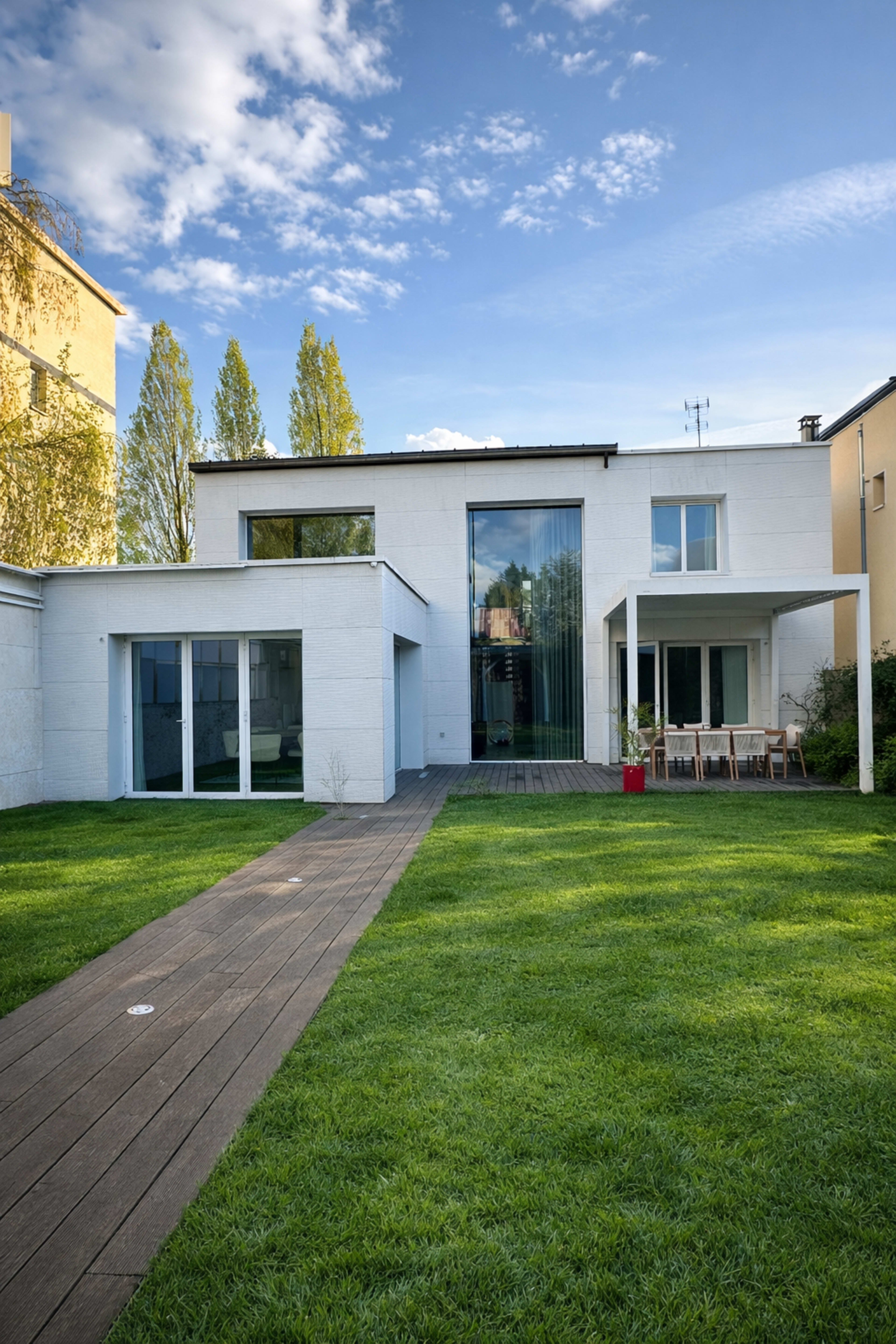 Maison d’architecte contemporaine avec jardin, sauna & jacuzzi – idéale événements & shootings Image in Les Mûriers, Saint maur des fossés