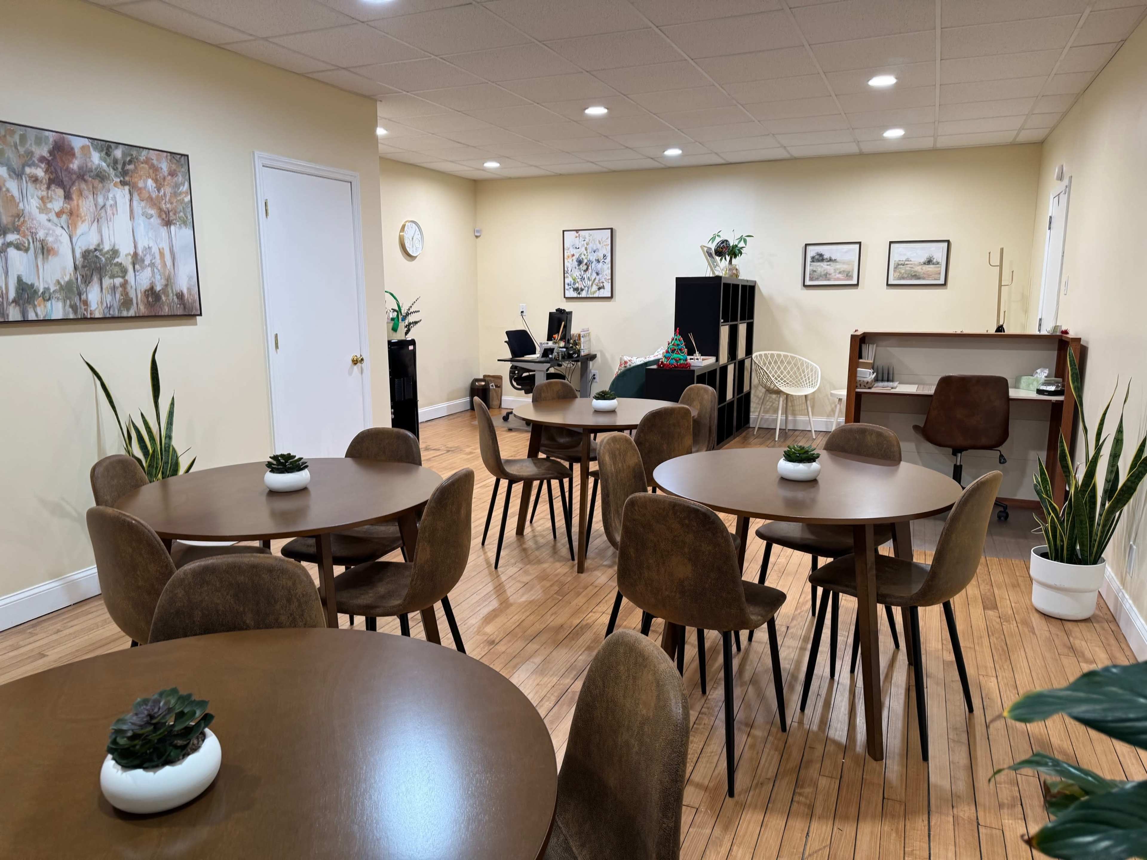 Downtown office with lots of natural light Image in Rutherford, Rutherford, NJ