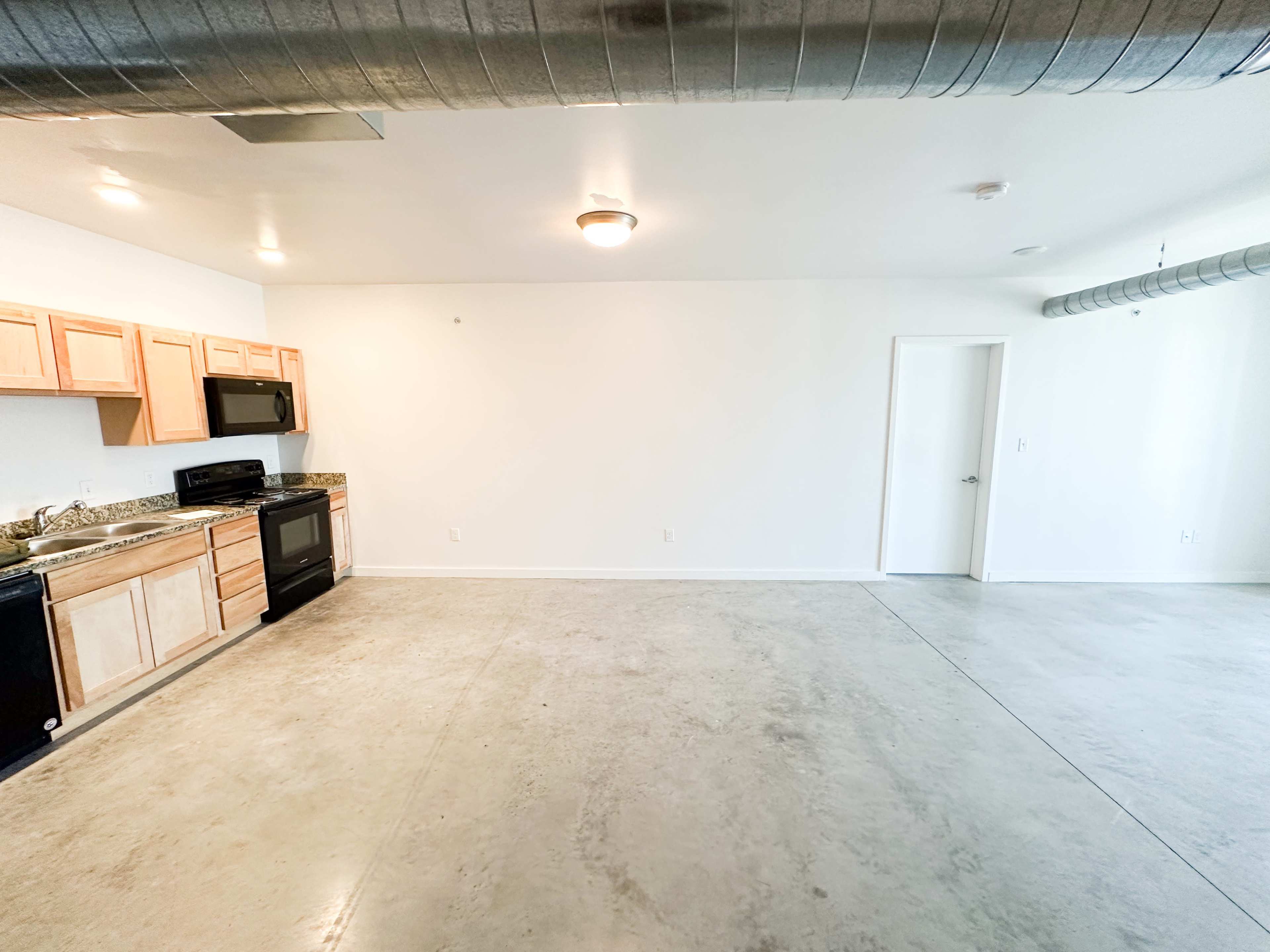 Downtown Loft with great lighting and open space Image in Downtown Kansas City, Kansas City, MO