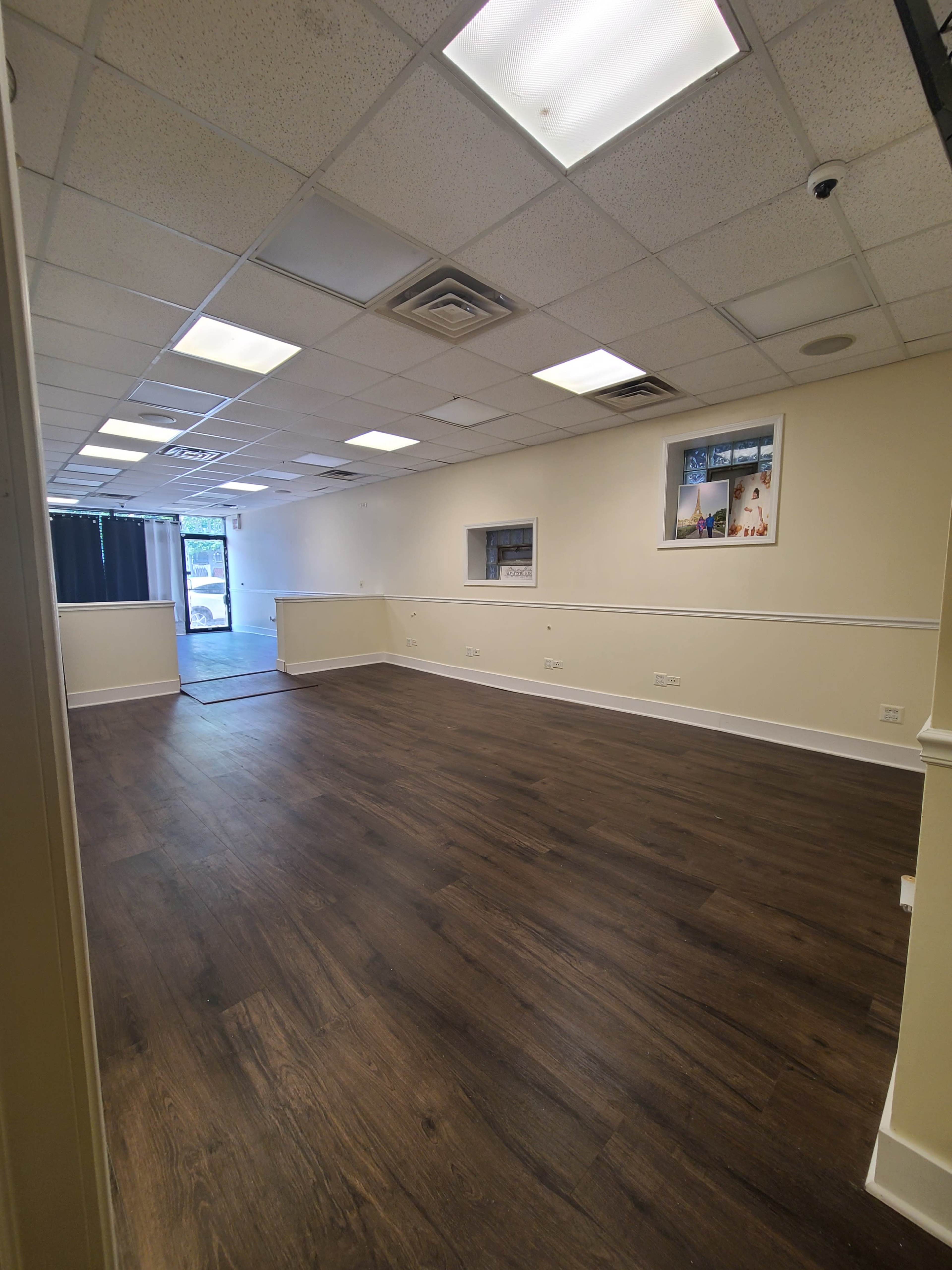 Open Concept Location and Creative Studio Image in South Side, CHICAGO, IL